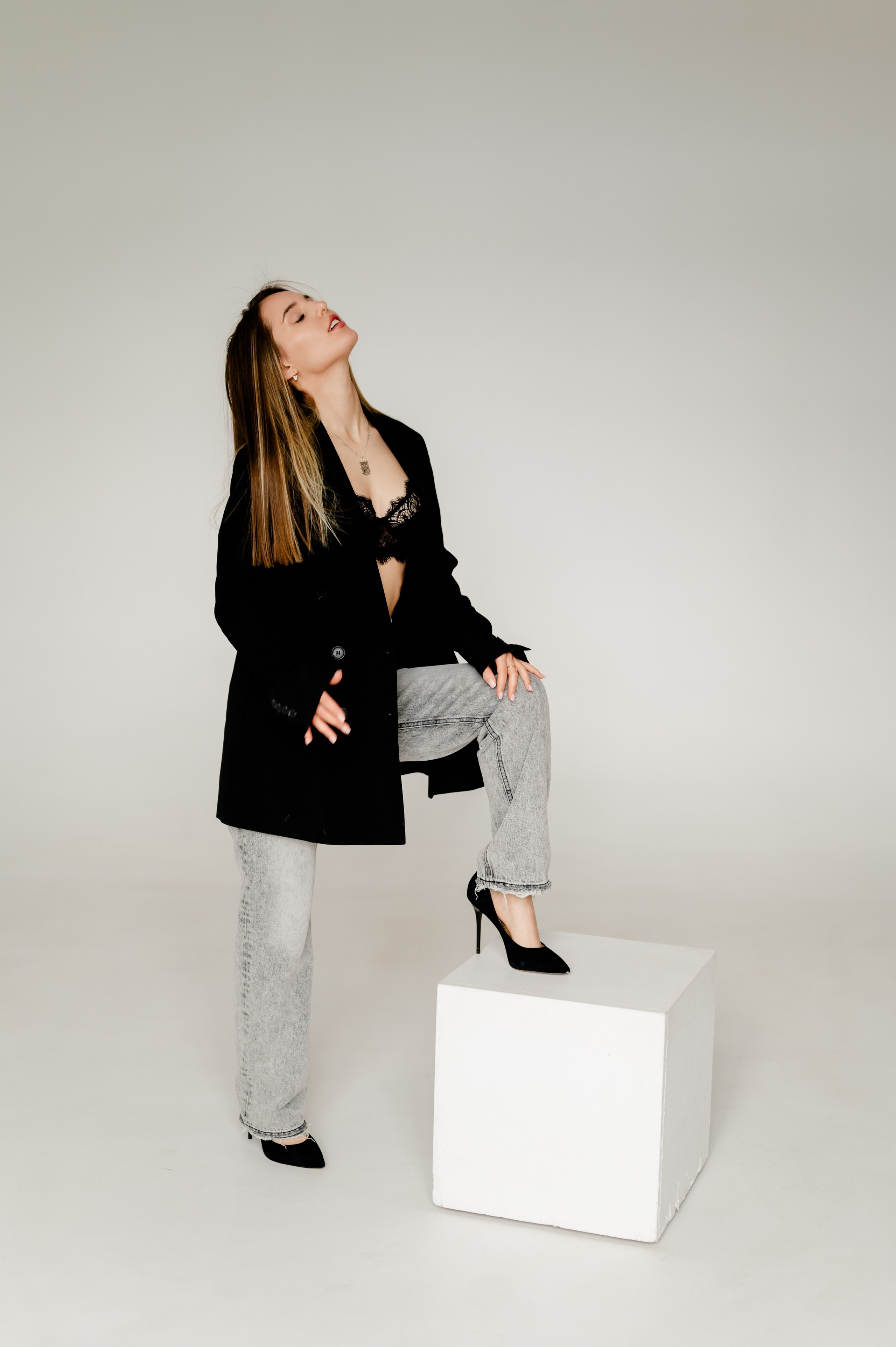 Алина, съемка на циклораме. Свадебный и семейный фотограф Евгения Кононова