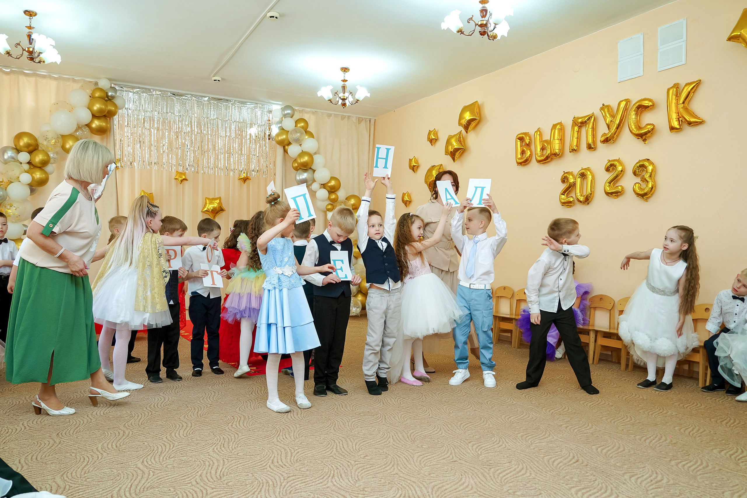 Фотосъемка видеосъёмка фотограф видеооператор новогодних утренников  в. Фотограф, видеооператор Нина Коршунова