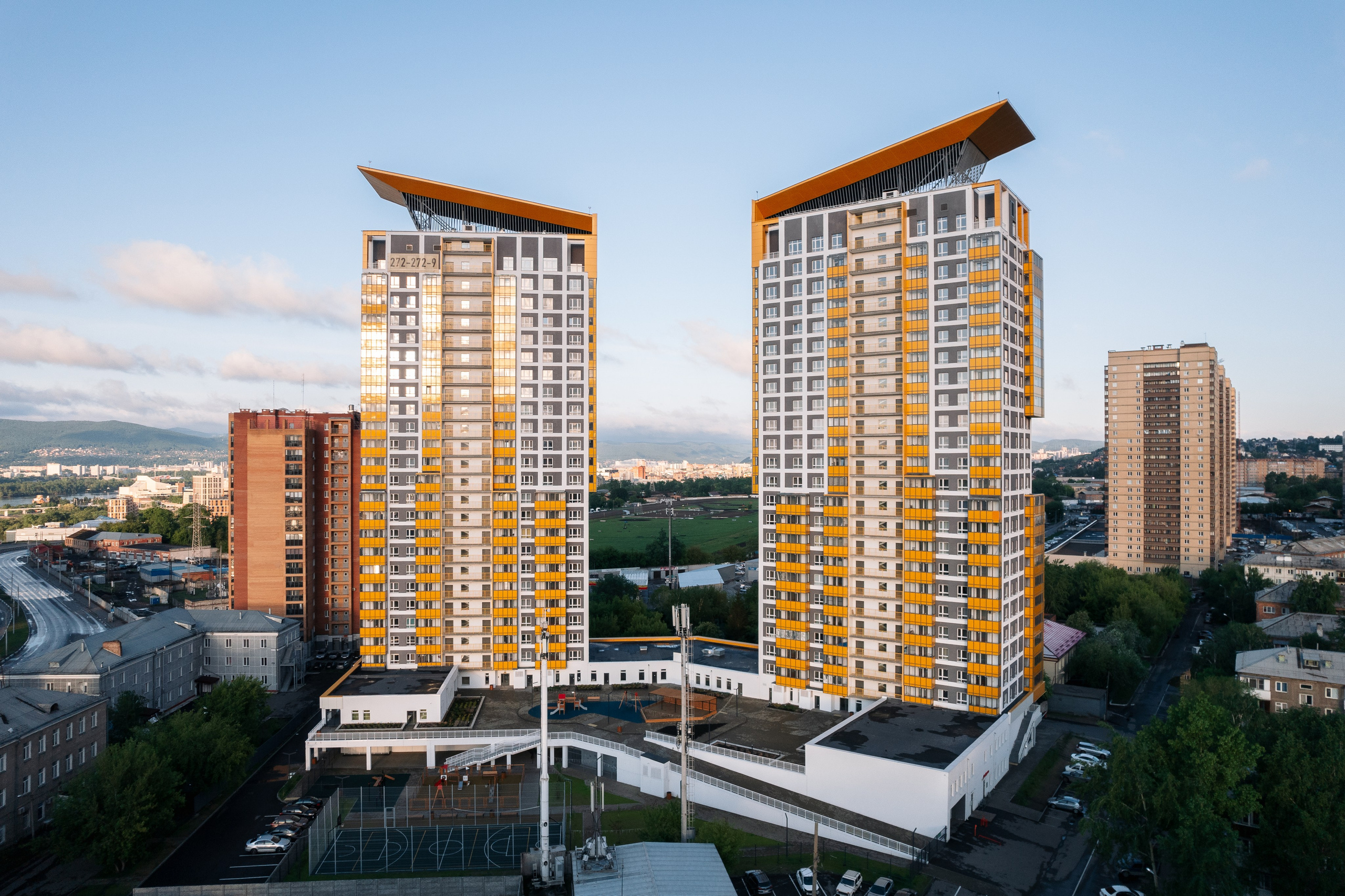 Жилой комплекс на улице Партизана Железняка. Репортажный фотограф Красноярск Алекс Чампакхам