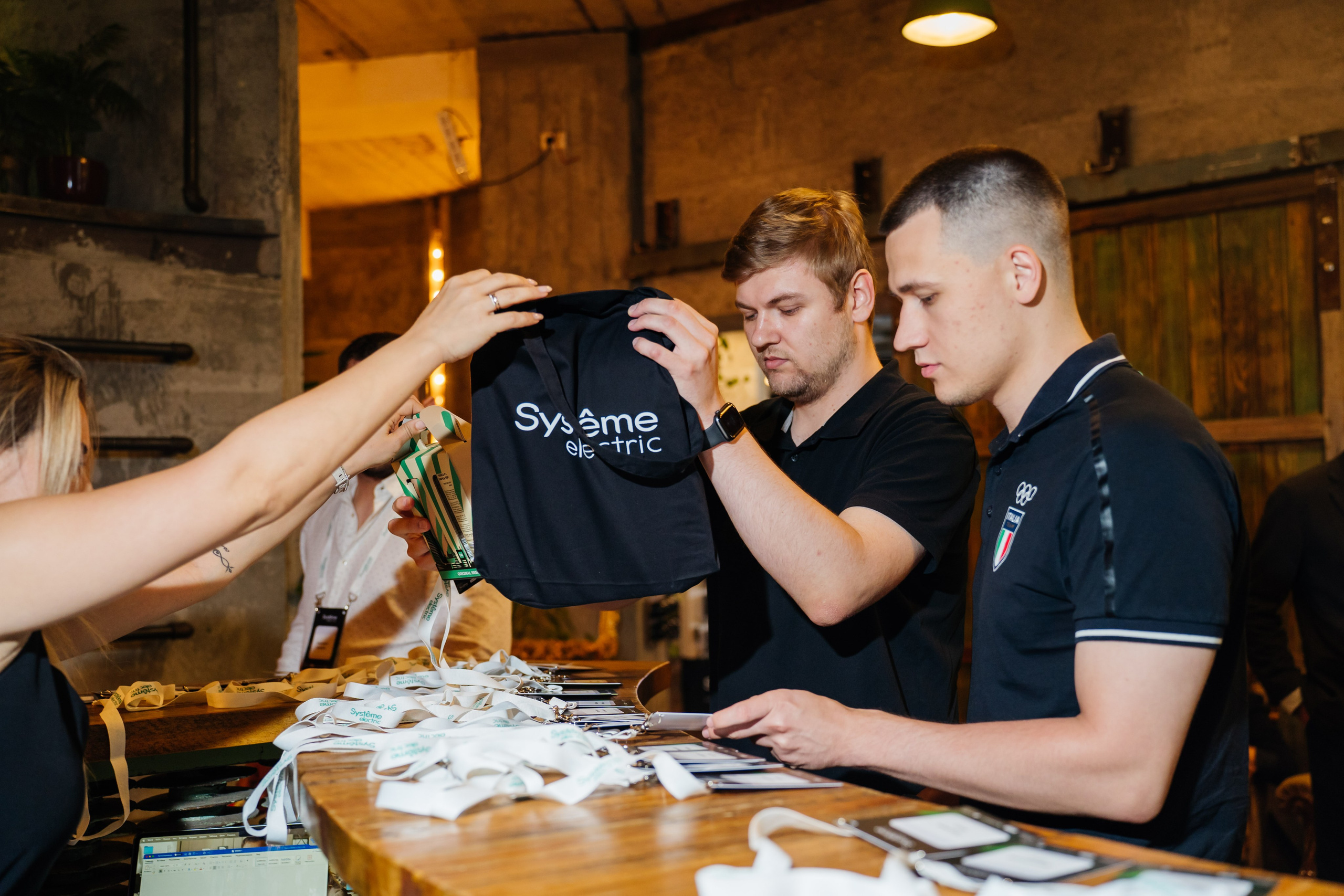 Systeme Electric. Видеограф и Фотограф в Челябинске Ксения и Владимир Рюмины