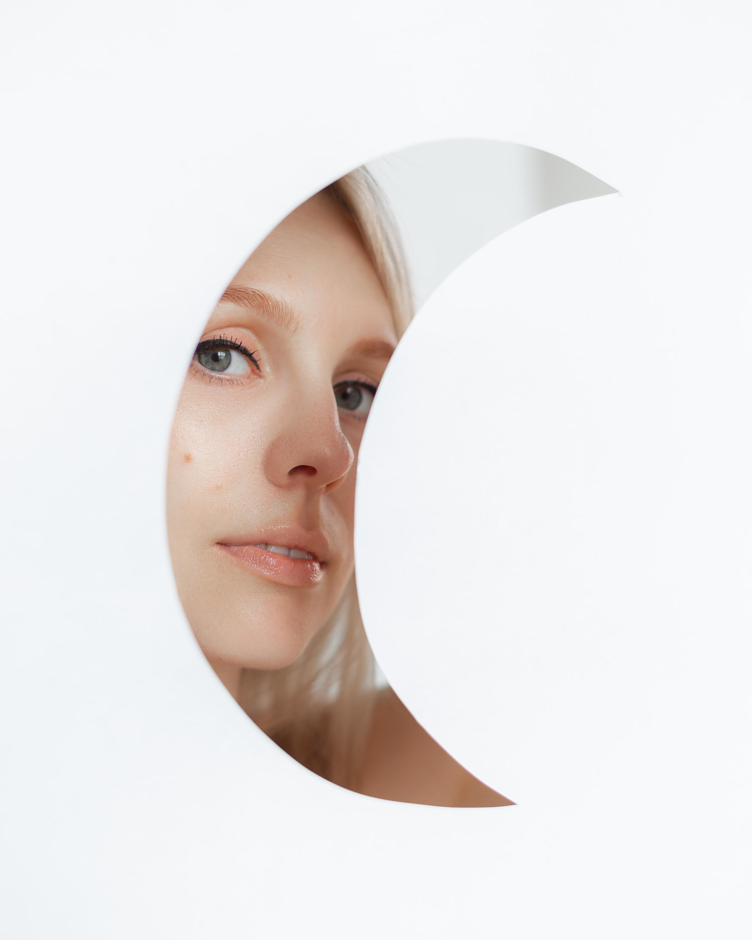 Таролог и эксперт по анализу личности Ксения. Фотограф брендов в Санкт-Петербурге Полина Суворова