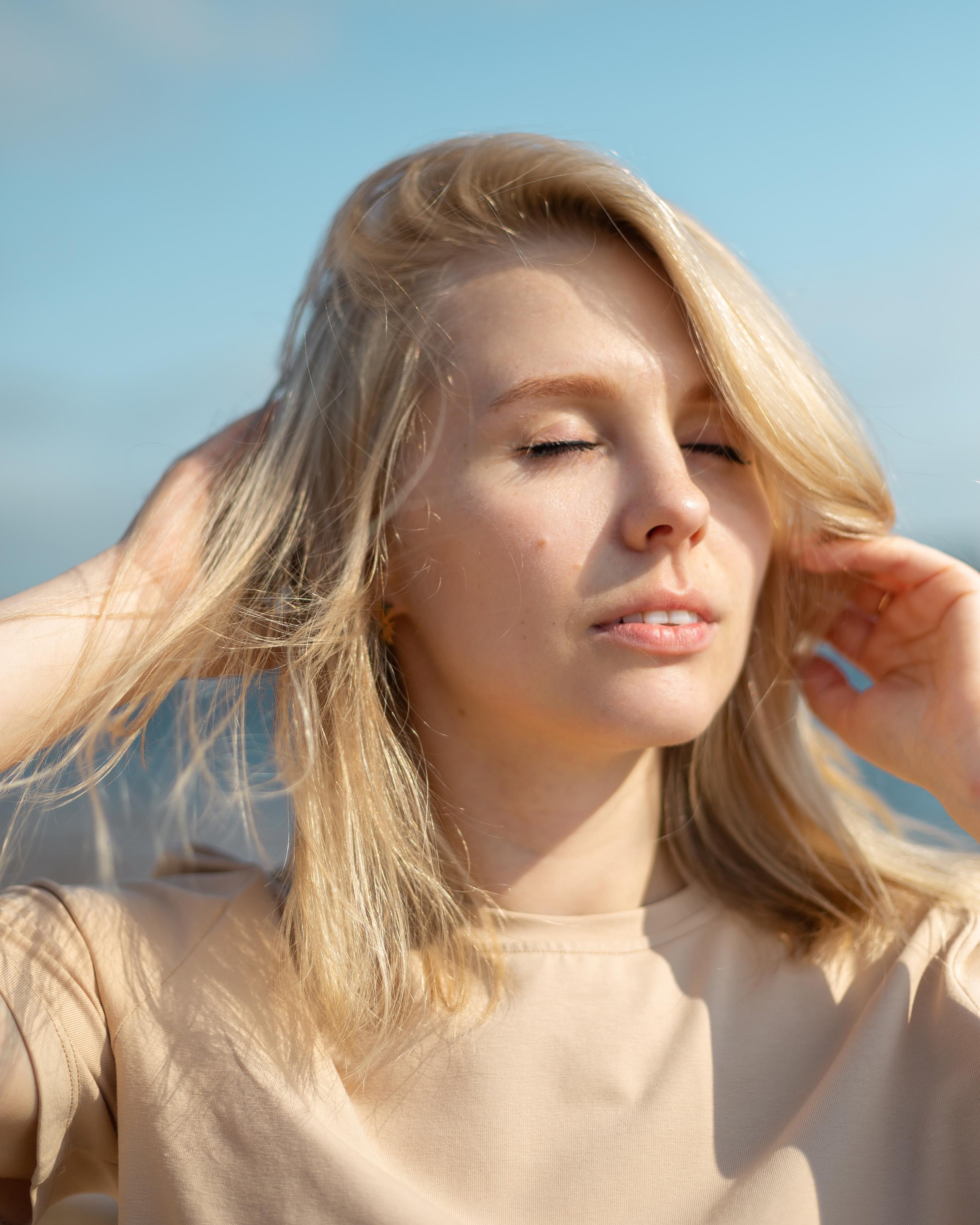 Таролог и эксперт по анализу личности Ксения. Фотограф брендов в Санкт-Петербурге Полина Суворова