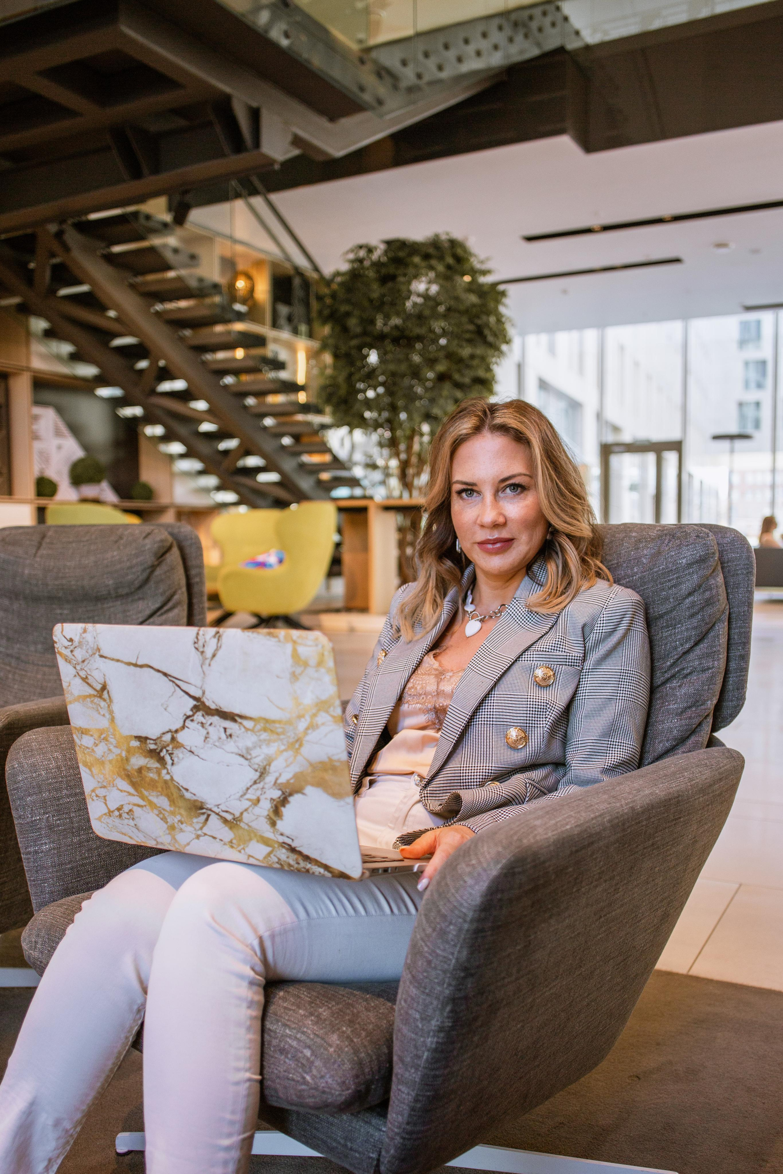 Основательница агентства недвижимости Мария. Фотограф брендов в Санкт-Петербурге Полина Суворова