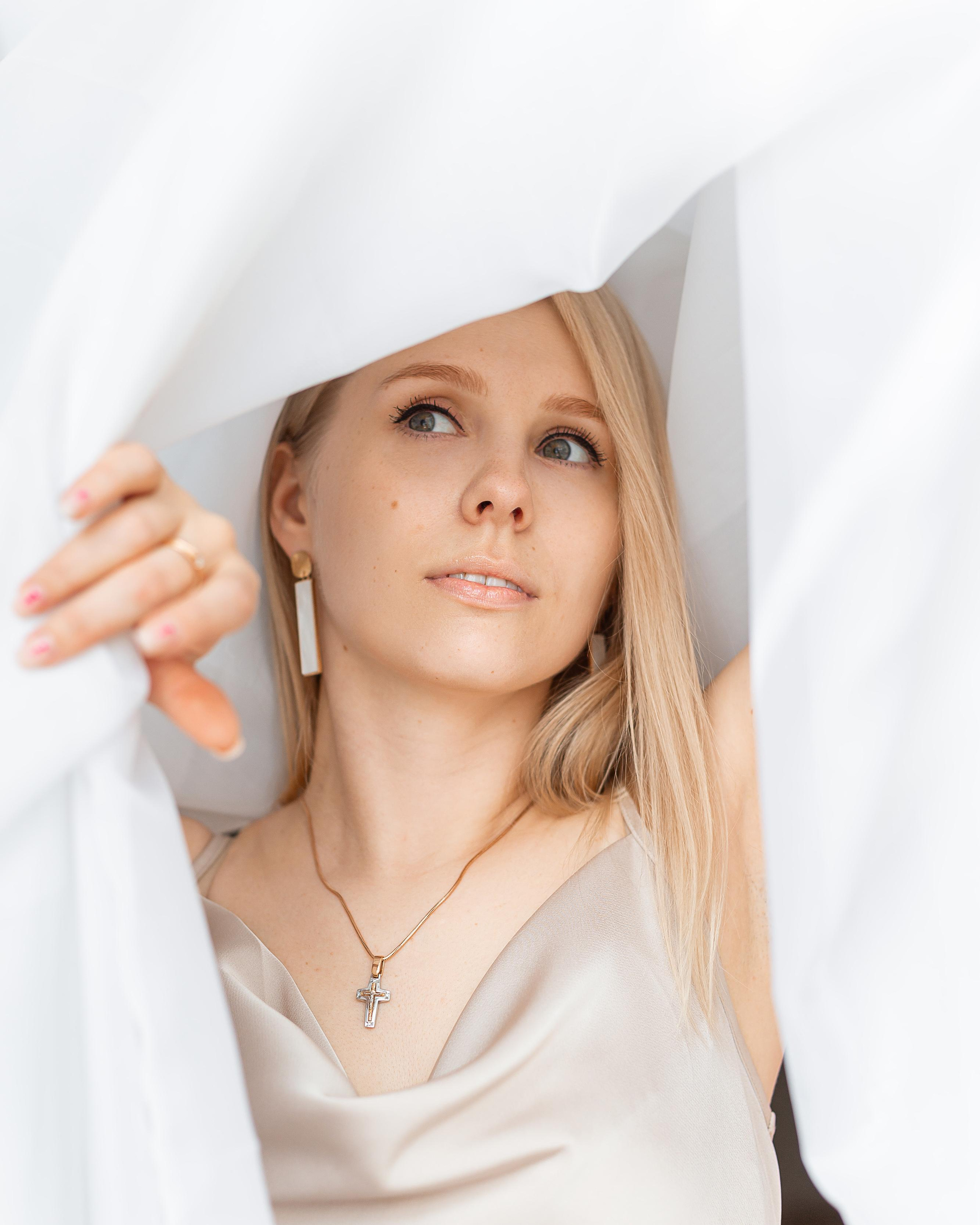 Таролог и эксперт по анализу личности Ксения. Фотограф брендов в Санкт-Петербурге Полина Суворова