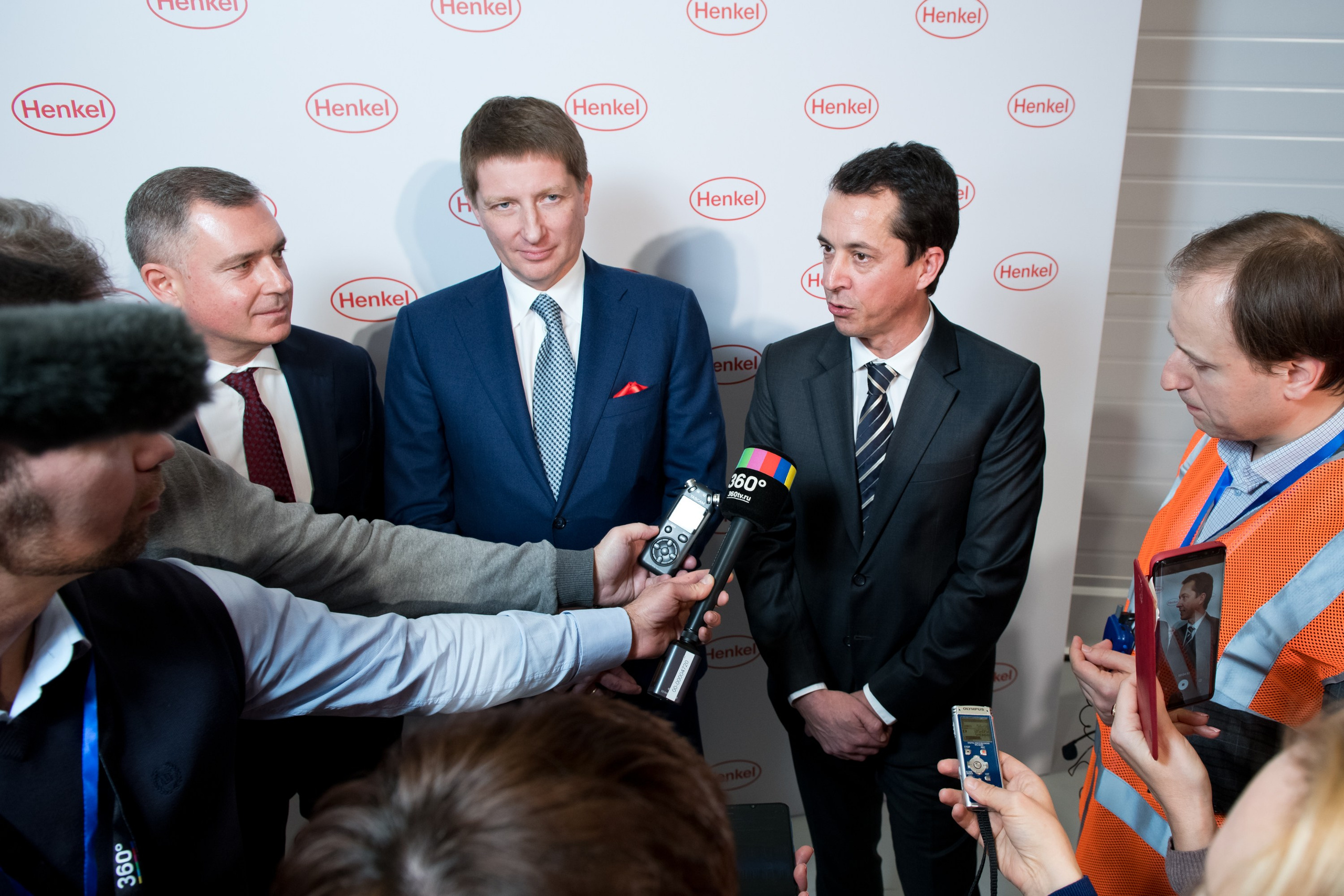 Открытие завода Henkel в Ногинске. Репортажный фотограф и видеограф Слава Думчев. Тимбилдинги, отчетники, корпоративы