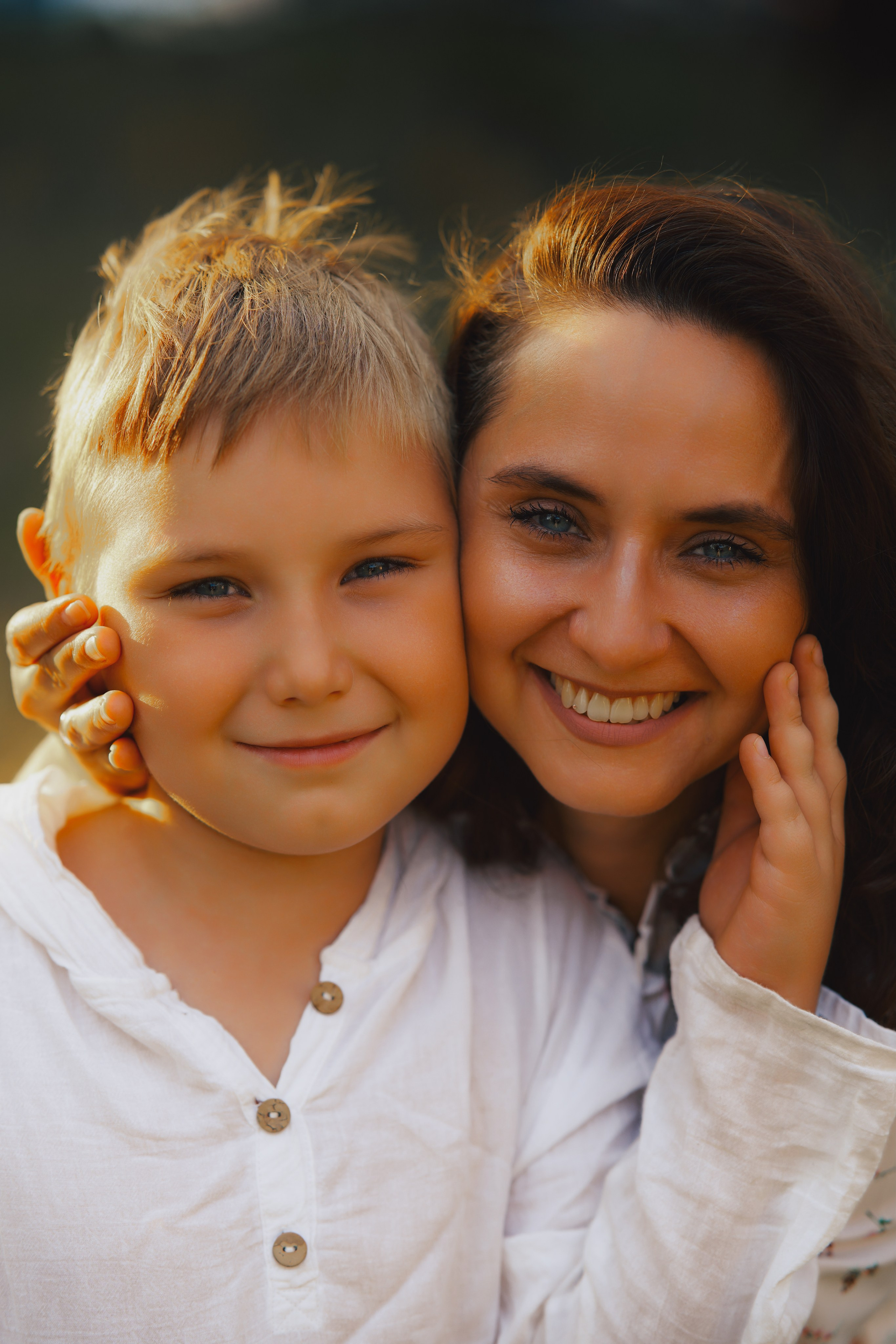 У дома. Фотограф Мария Зайчик