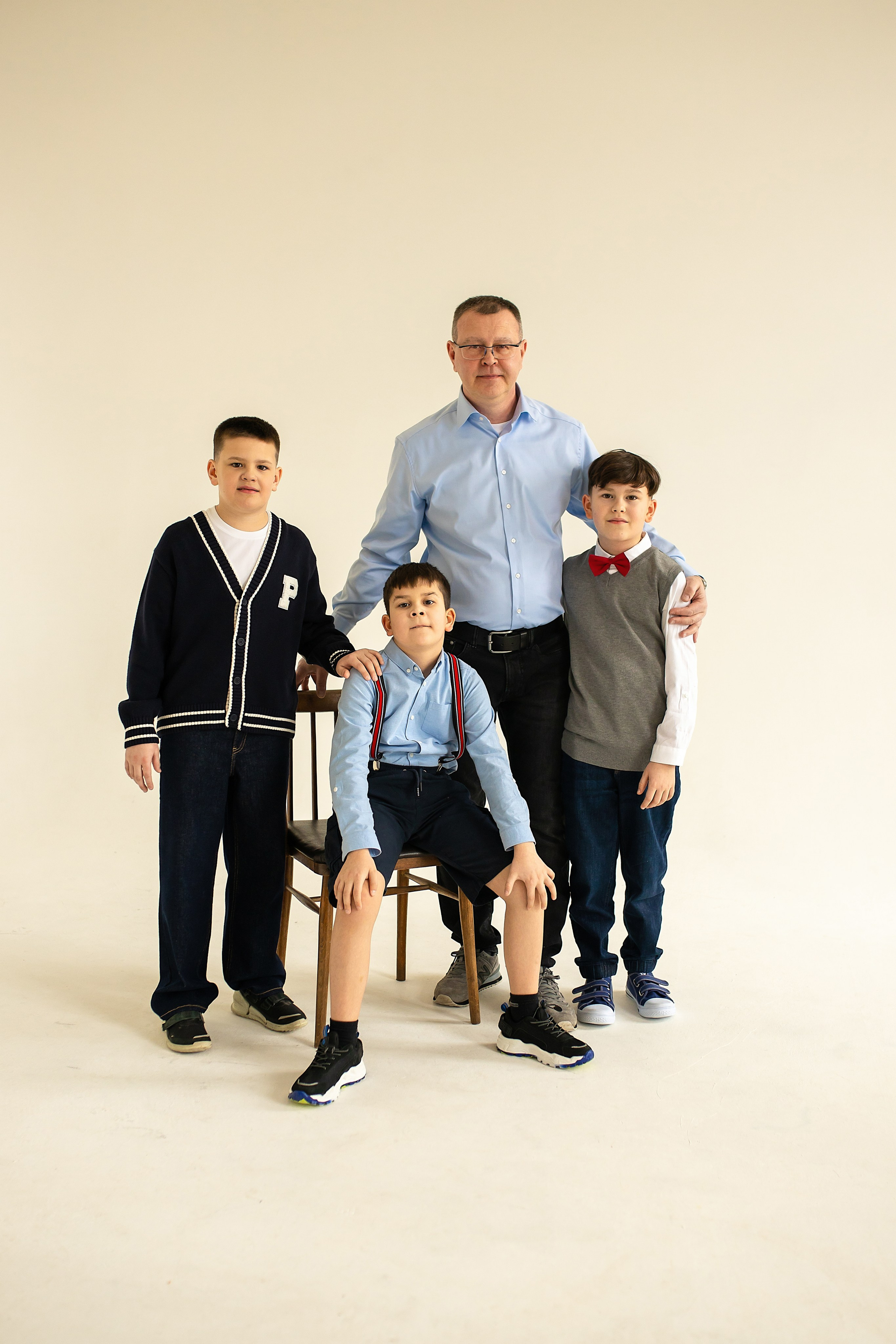 Семейная фотосессия на циклораме с естественным светом. Фотограф в Железнодорожном и Балашихе