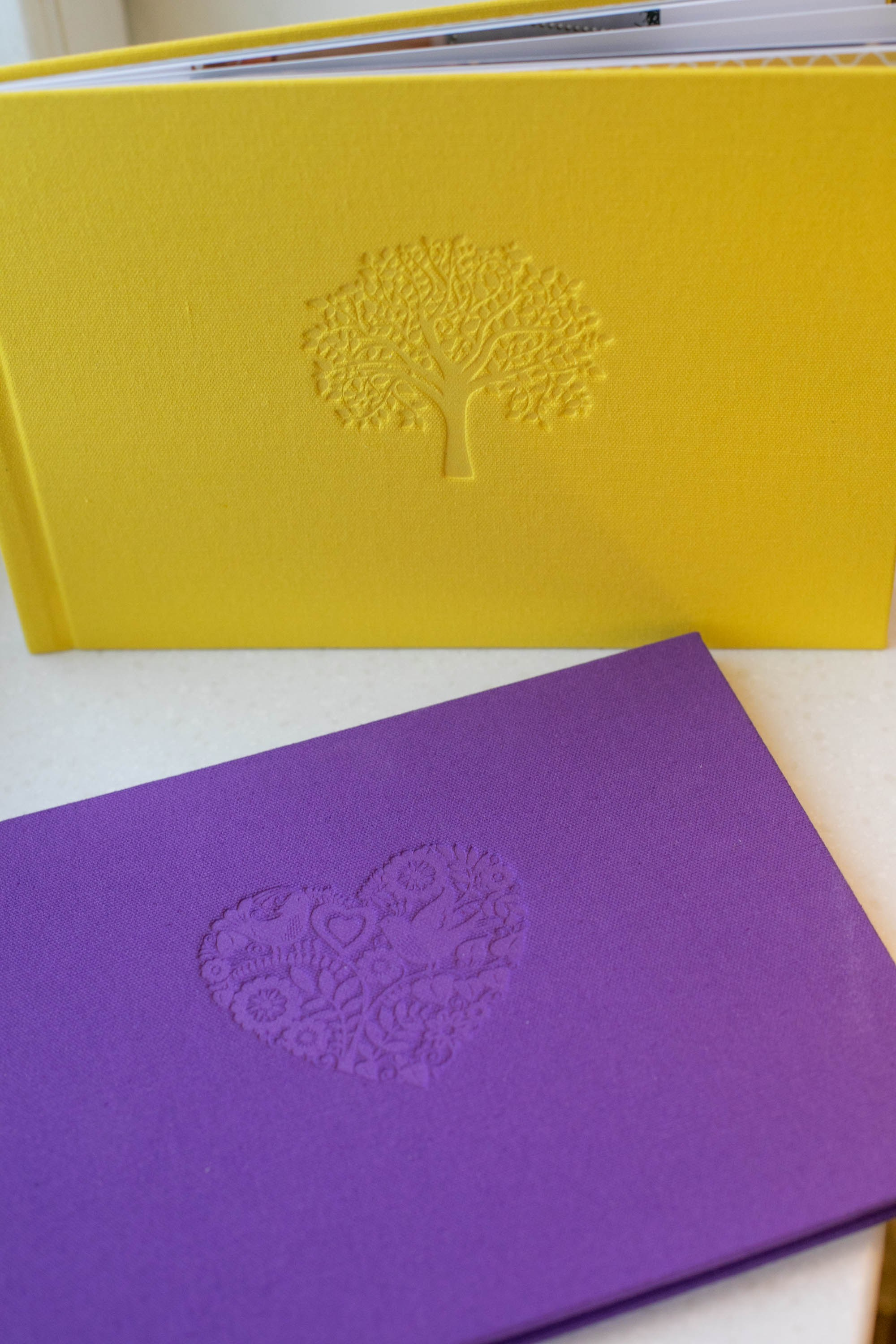 Полиграфический альбом в премиум обложке. Портретный фотограф Мария Шарко