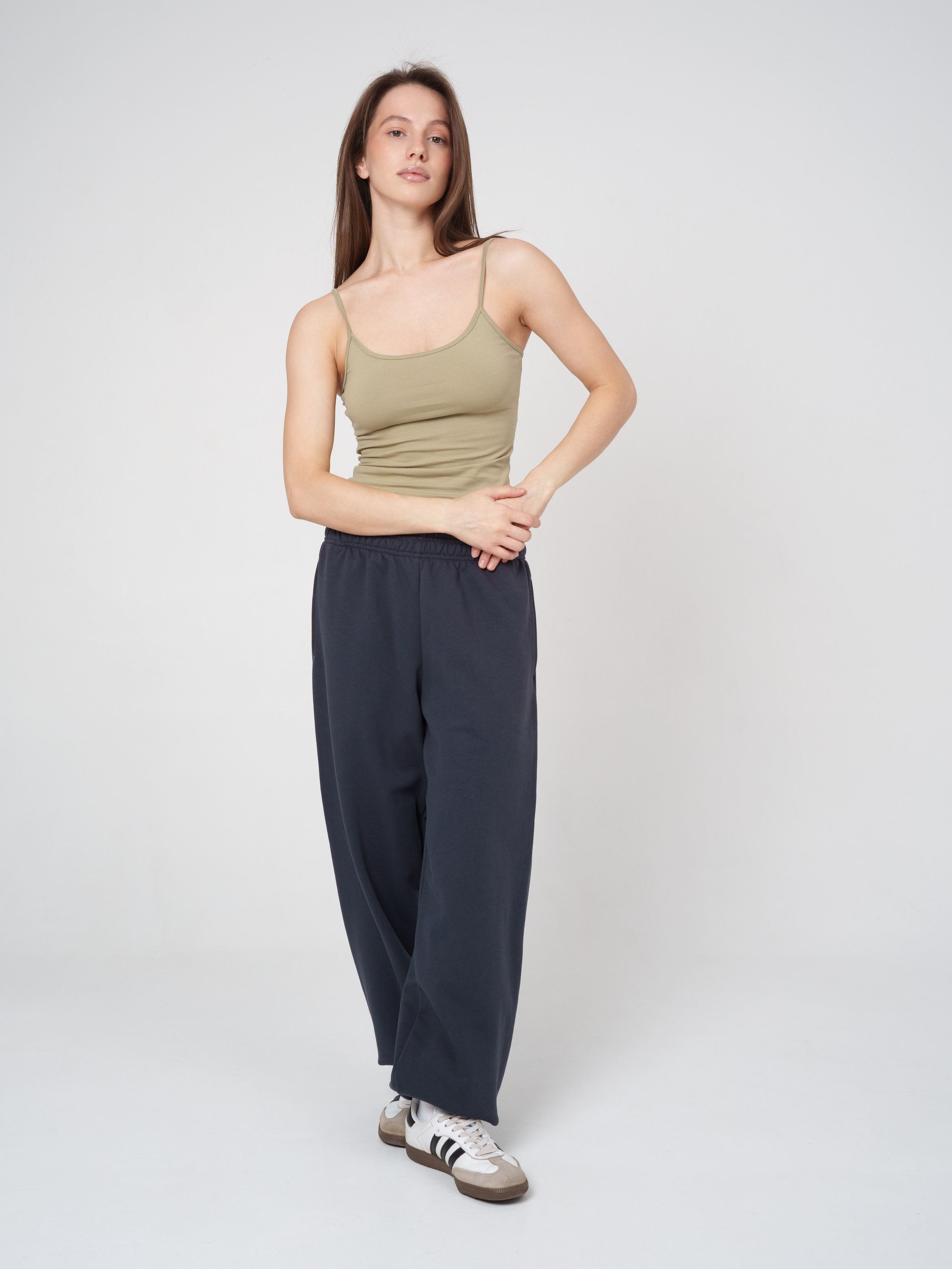 Топы на сером фоне. Иван Упоров — фотограф, рилсмейкер чебоксары