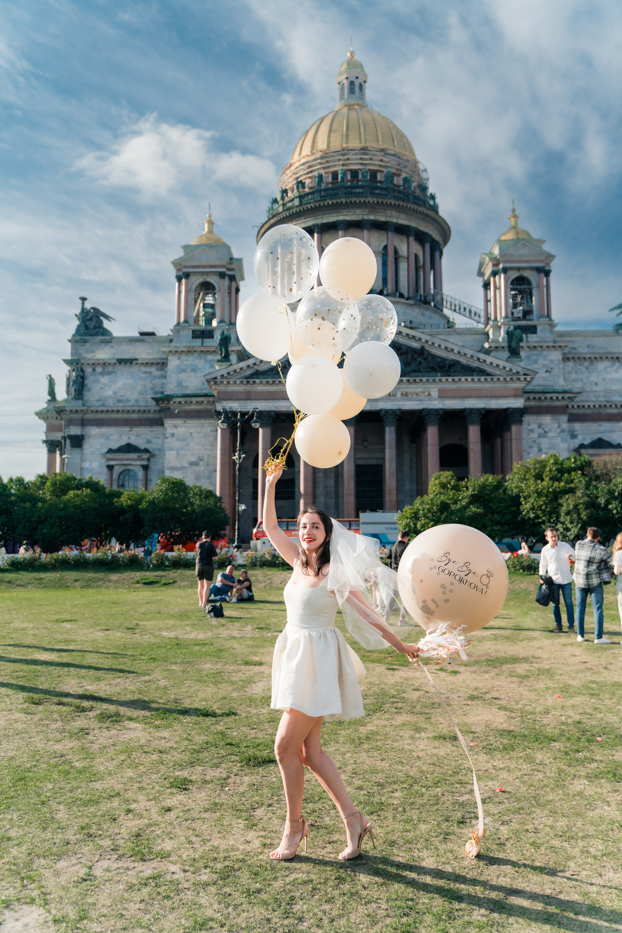 Фотосъемка девичника, встреча девушек, веселые женские портреты