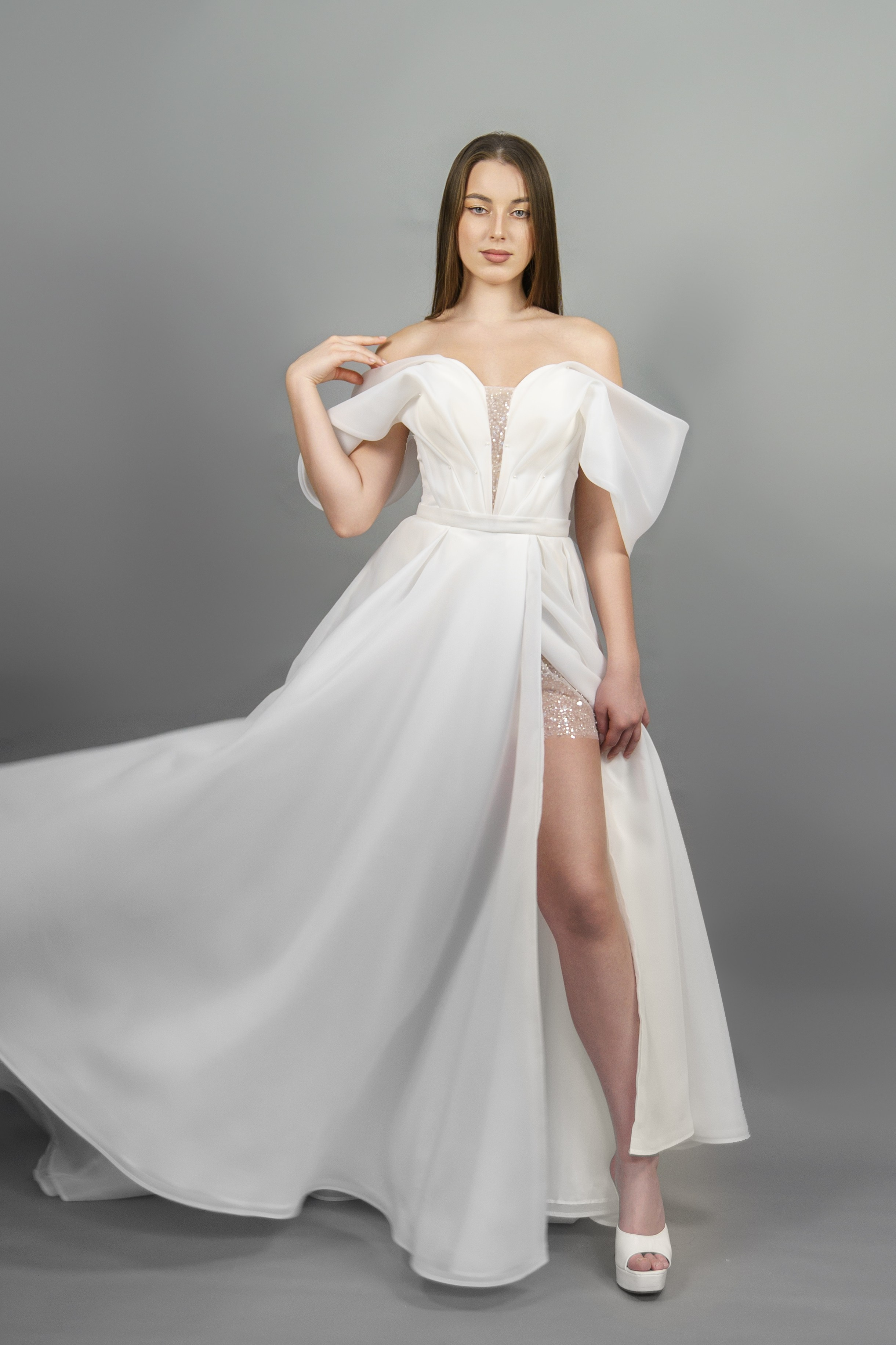 Свадебный салон " Моя свадьба ". Свадебный фотограф в Москве Кристина Чехова