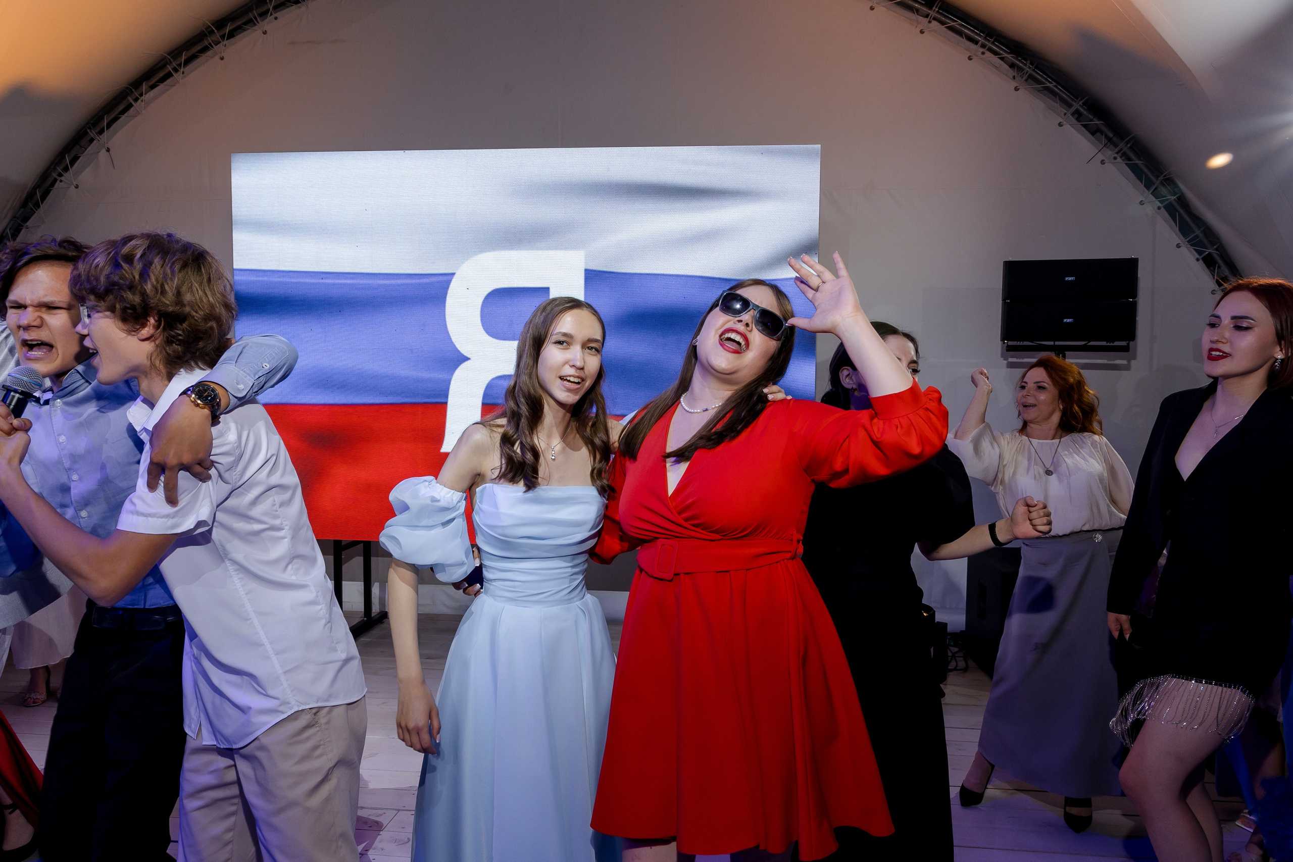 ВЫПУСКНОЙ White Place — Гимназия 52. Свадебный и семейный фотограф Динар Гильмутдинов