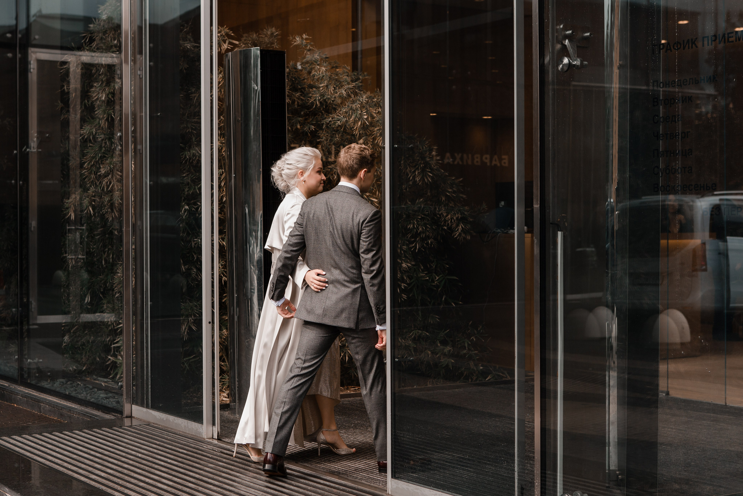 Александр и Ольга. Видеосъемка и фотосъемка свадеб. Фотограф и оператор на свадьбу. Видеосъемка подкастов, собственная видео-фотостудии. Предметная фотосъемка