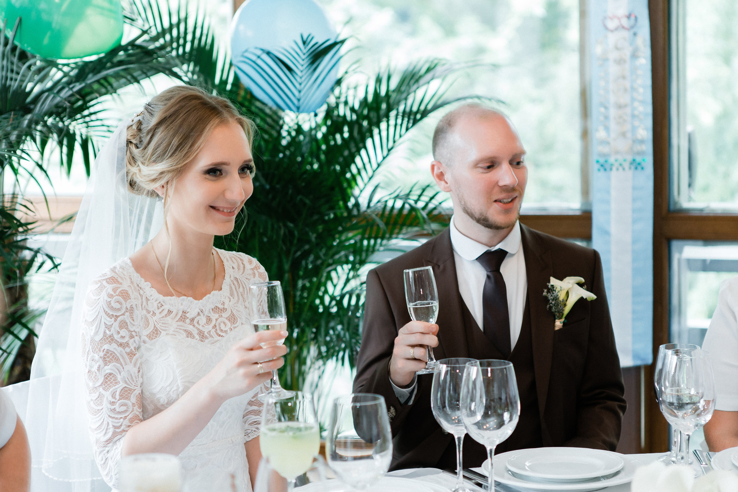 Свадебная фотосессия Сергея и Елены. Наш свадебный день. Видеосъемка и фотосъемка свадеб. Фотограф и оператор на свадьбу. Видеосъемка подкастов, собственная видео-фотостудии. Предметная фотосъемка