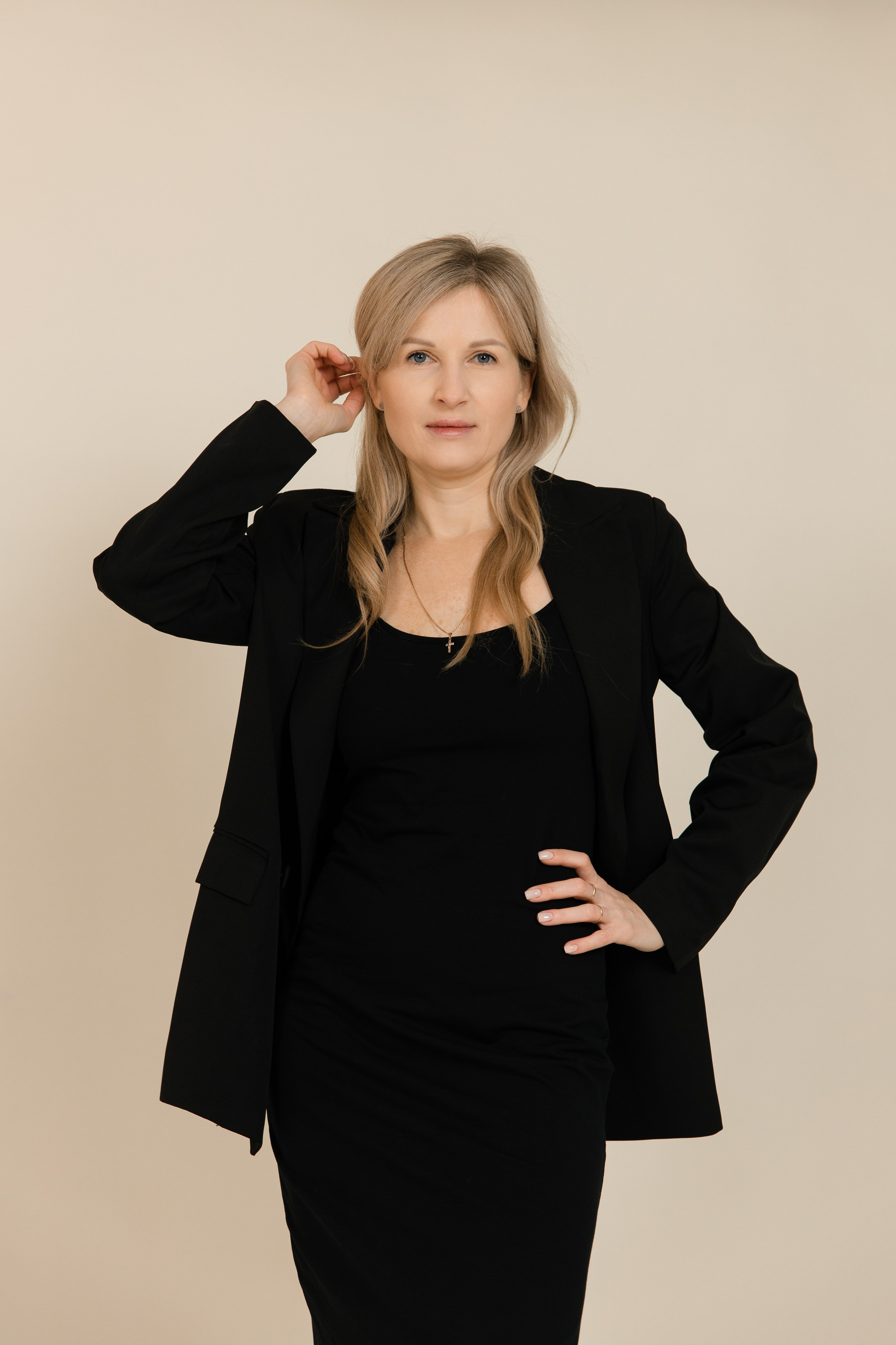 Стоимость индивидуальной фотосессии. Видеосъемка и фотосъемка свадеб. Фотограф и оператор на свадьбу. Видеосъемка подкастов, собственная видео-фотостудии. Предметная фотосъемка