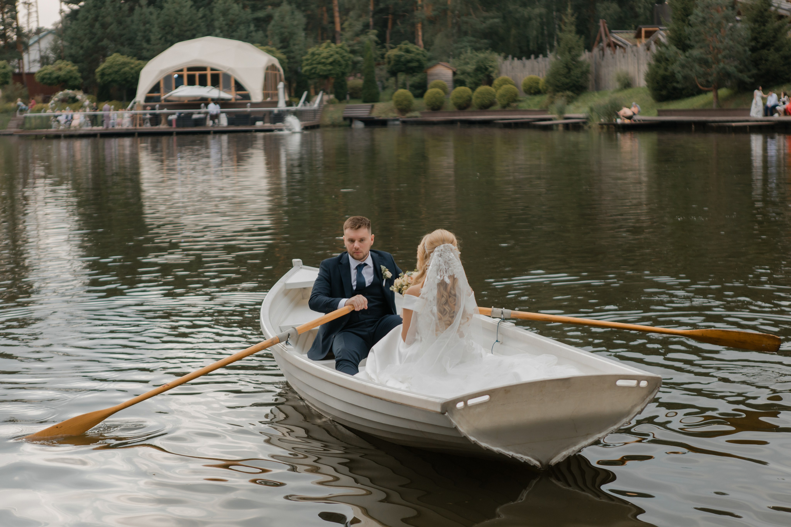 Юрий и Кристина. Видеосъемка и фотосъемка свадеб. Фотограф и оператор на свадьбу. Видеосъемка подкастов, собственная видео-фотостудии. Предметная фотосъемка