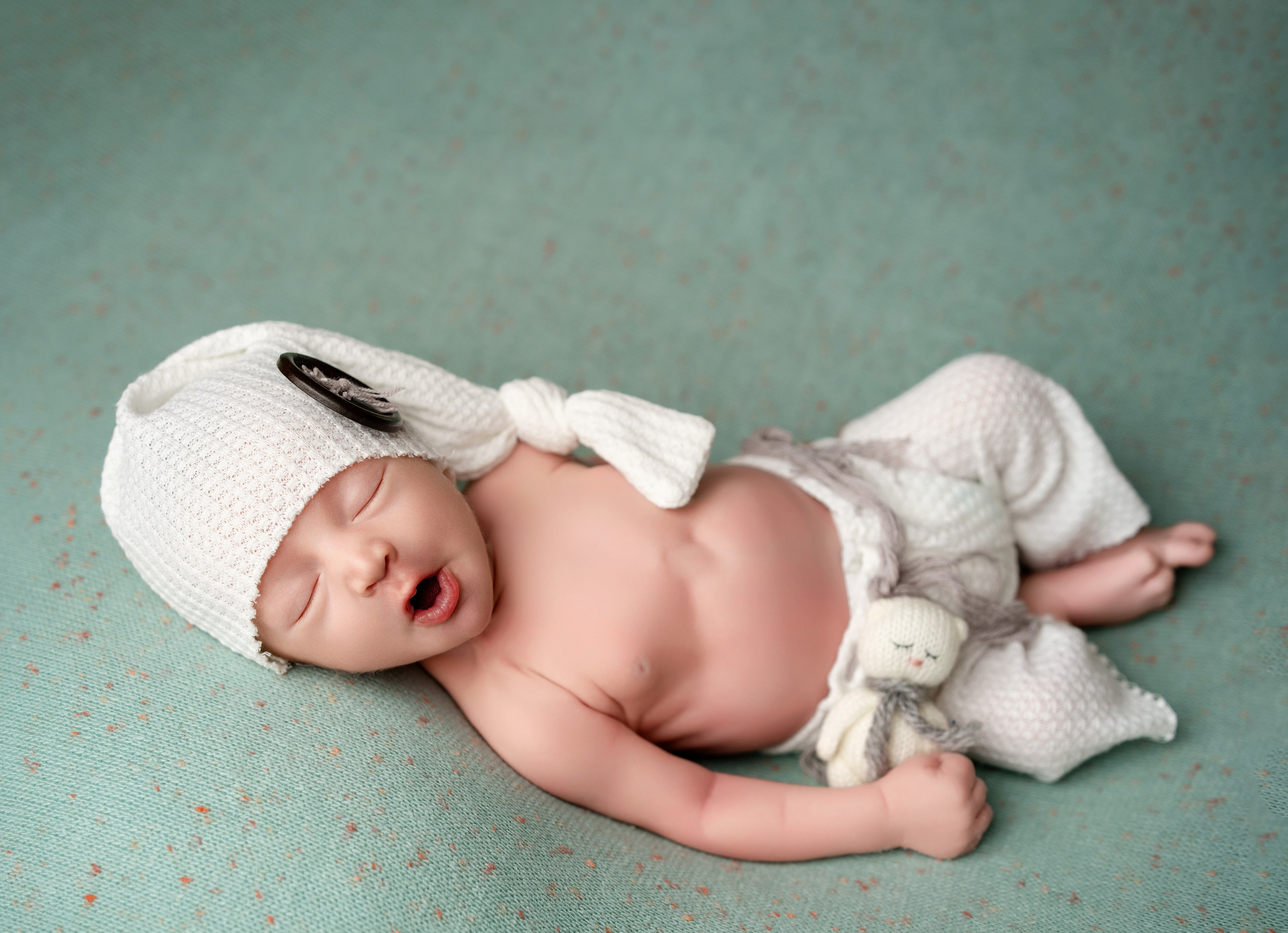 Фотограф новорожденных в Нижнем Новгороде - профессиональная фотосессия для новорожденных, уютные и милые снимки малышей, создание уникальных образов и воспоминаний для родителей. Специалист по детской фотографии предлагает услуги по съемке новорожденных в комфортной обстановке, обеспечивая безопасность и тепло для вашего малыша.