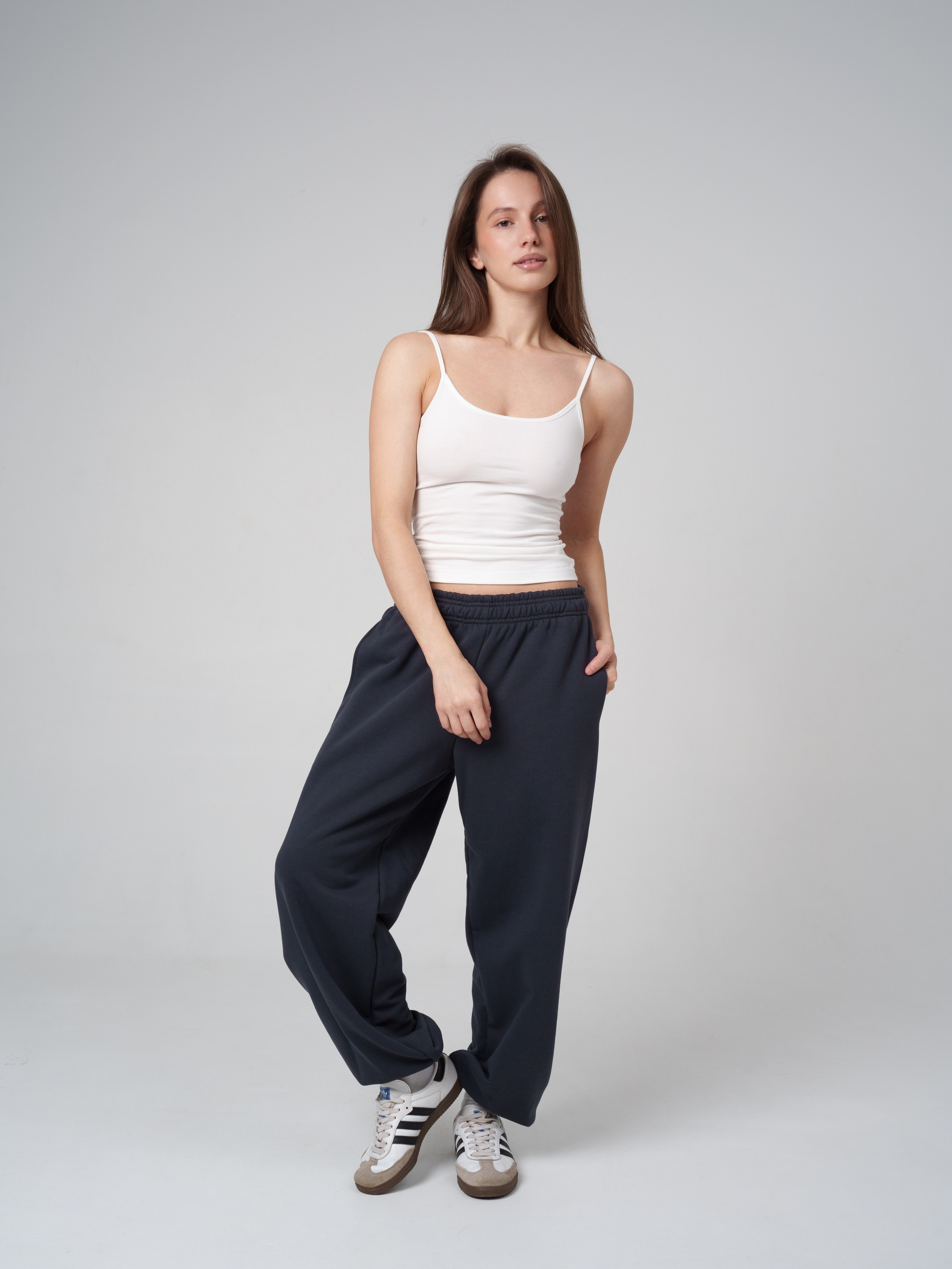 Топы на сером фоне. Иван Упоров — фотограф, рилсмейкер чебоксары