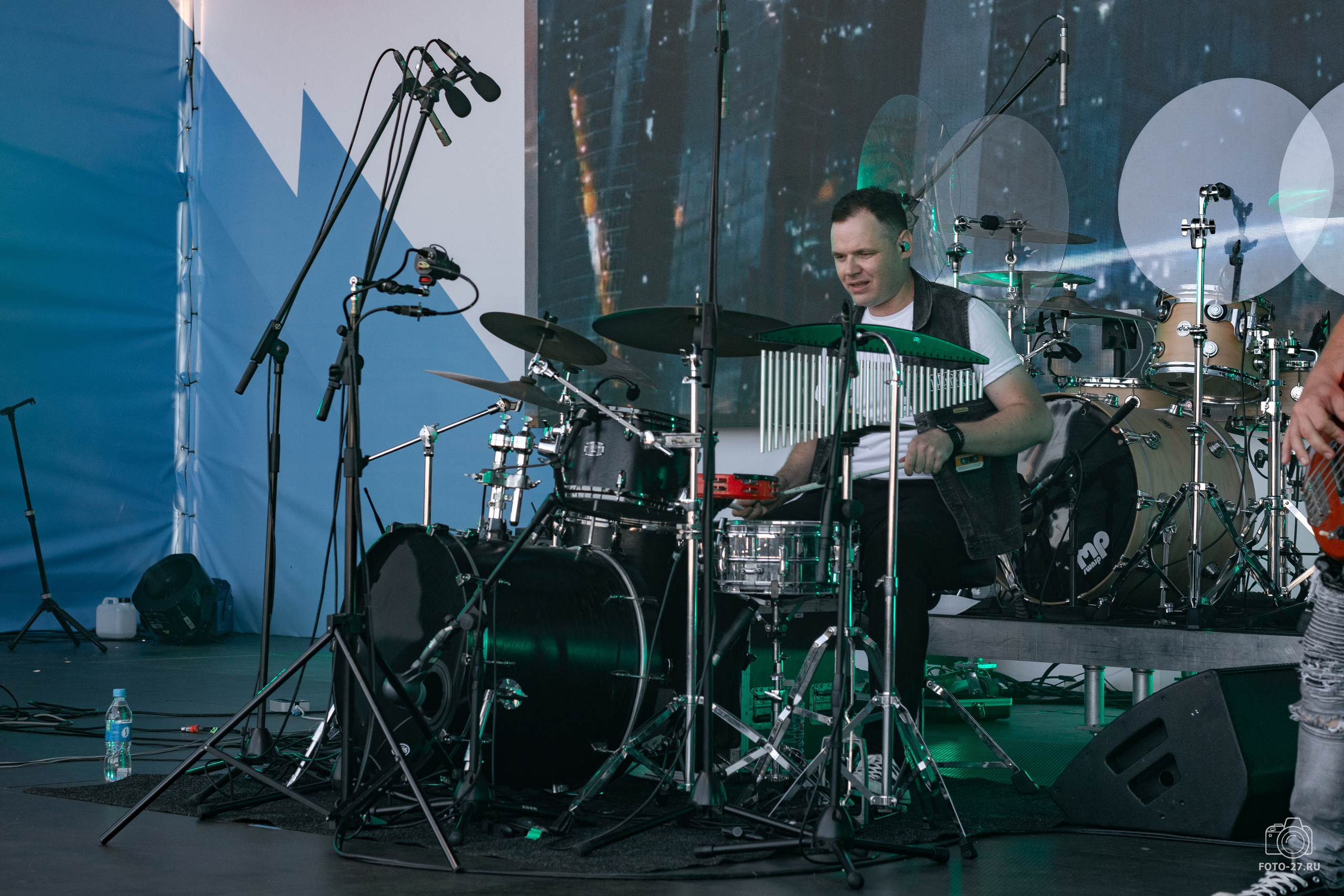 Антон Курдюмов фотограф в Хабаровске Рина Курдюмова фото27 foto27 Антон Дорофеев репортажный репортаж документалист Тони и Рина фотосоздатели ПаПаРоК Рок над Амуром 2024 фестиваль Хабаровск