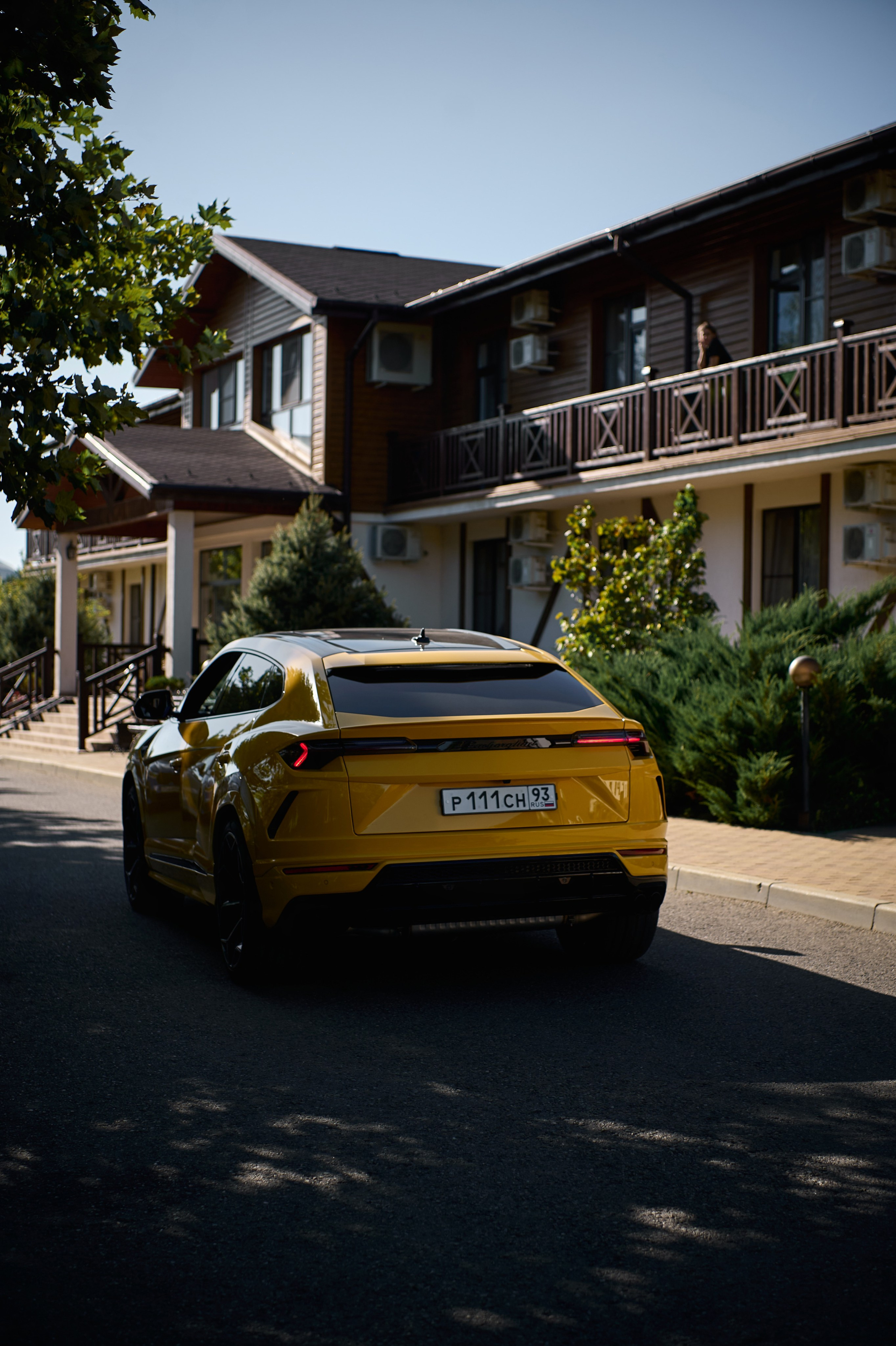 Свадьба с искусственным интеллектом в Усадьбе фамилии от ТВИНС СТУДИО лучших фотографов Краснодара. ТВИНС СТУДИО — лучшие свадебные фотографы и видеографы в Краснодаре