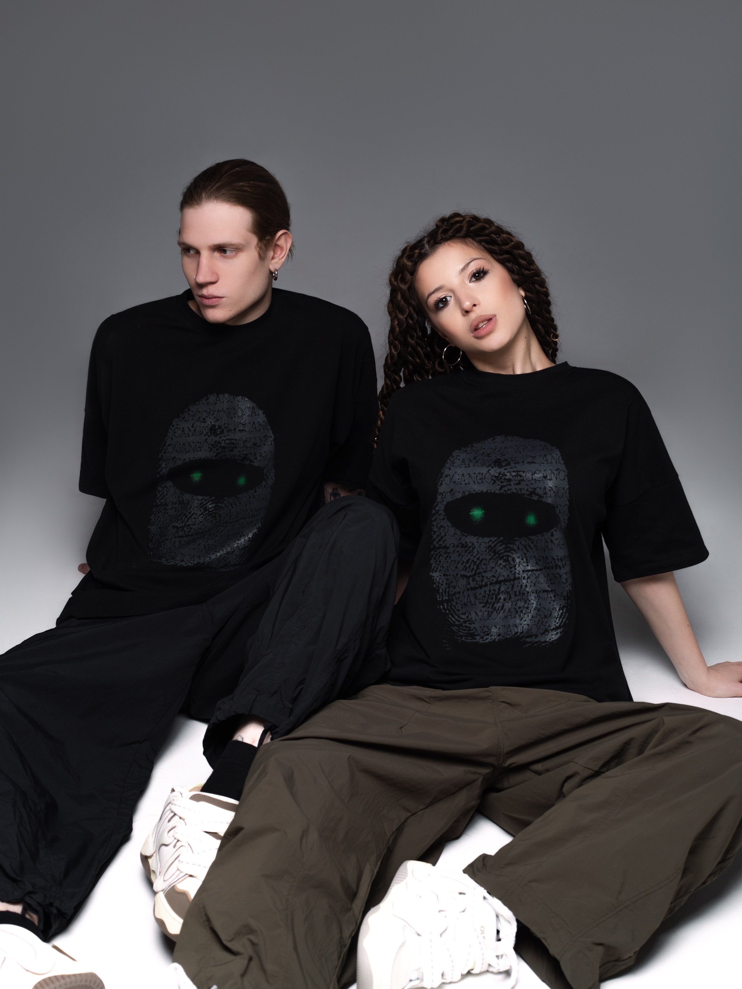 КАТАЛОГ | серый фон. RUNA production — стильные съемки для брендов