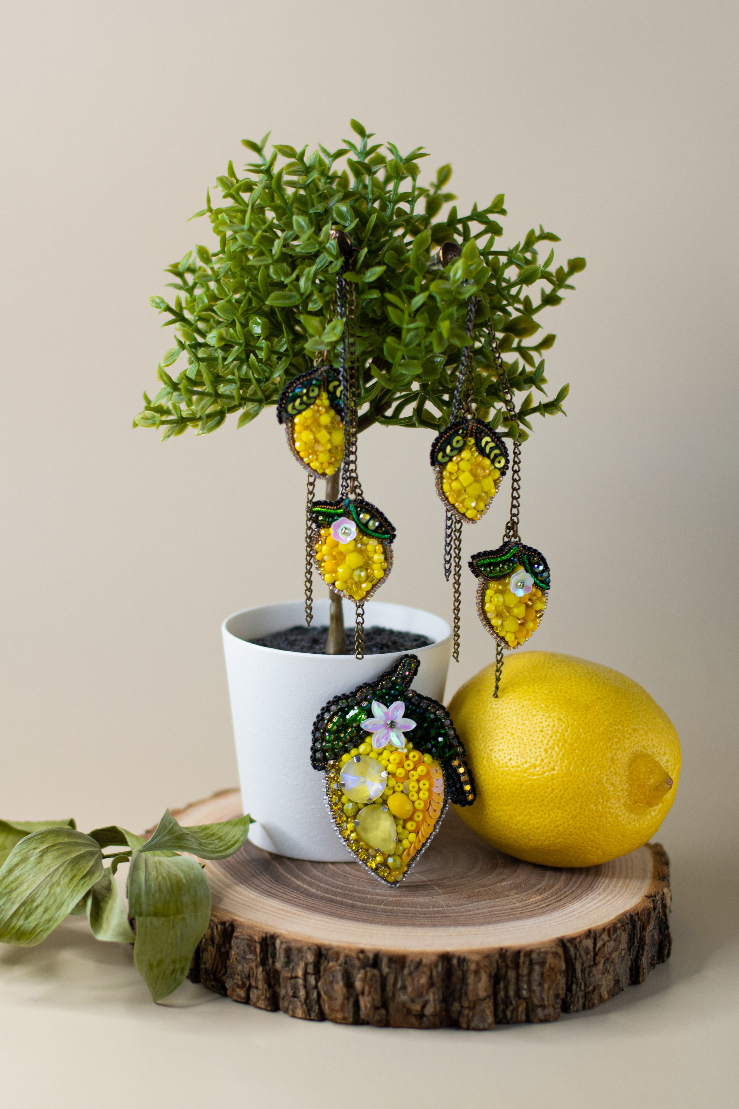 Серьги и брошь ручной работы «Лимоны». Фотограф Санкт-Петербург | Дарья Першина
