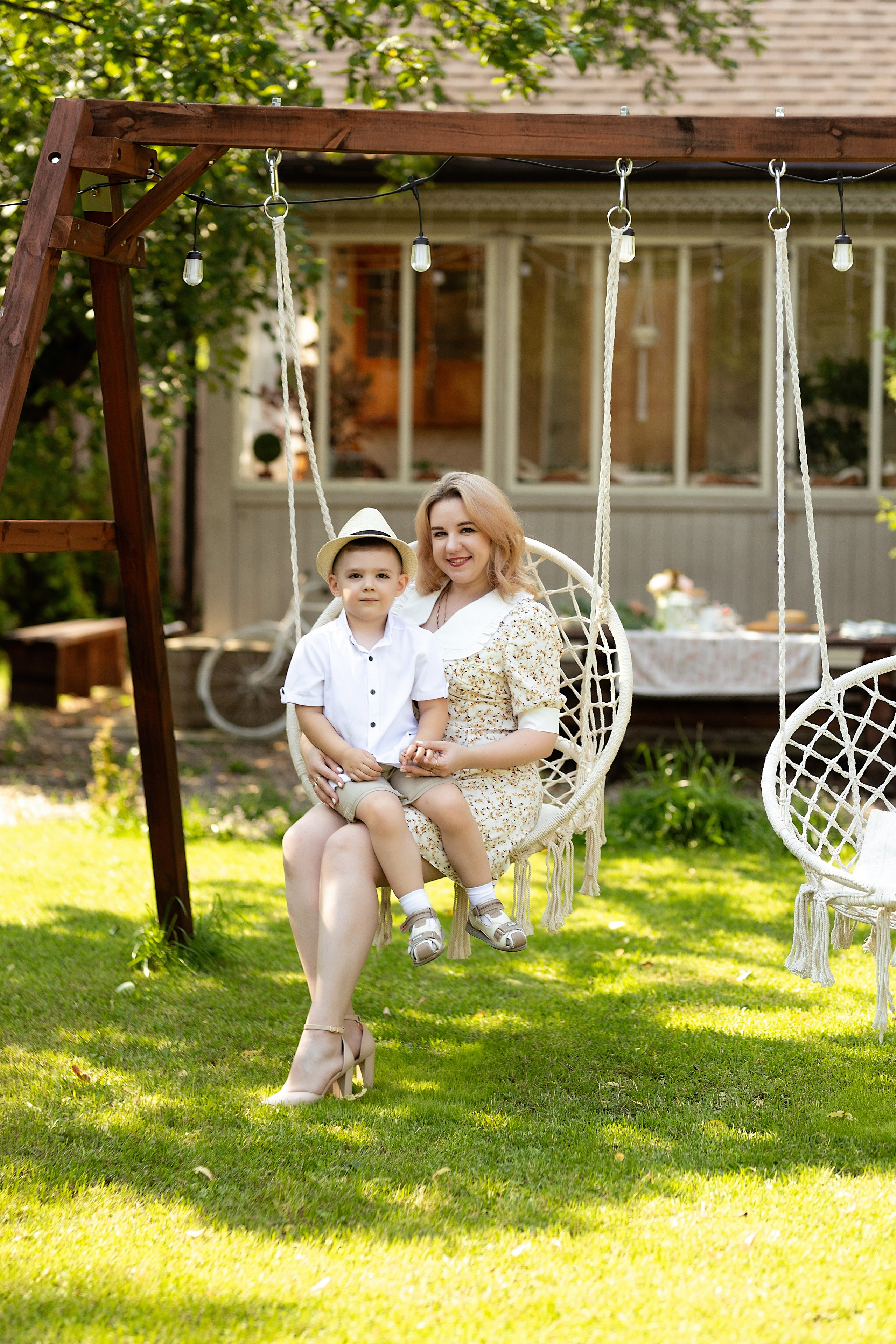 Семейная фотосессия на фотодаче в Купавне. Фотограф в Железнодорожном и Балашихе