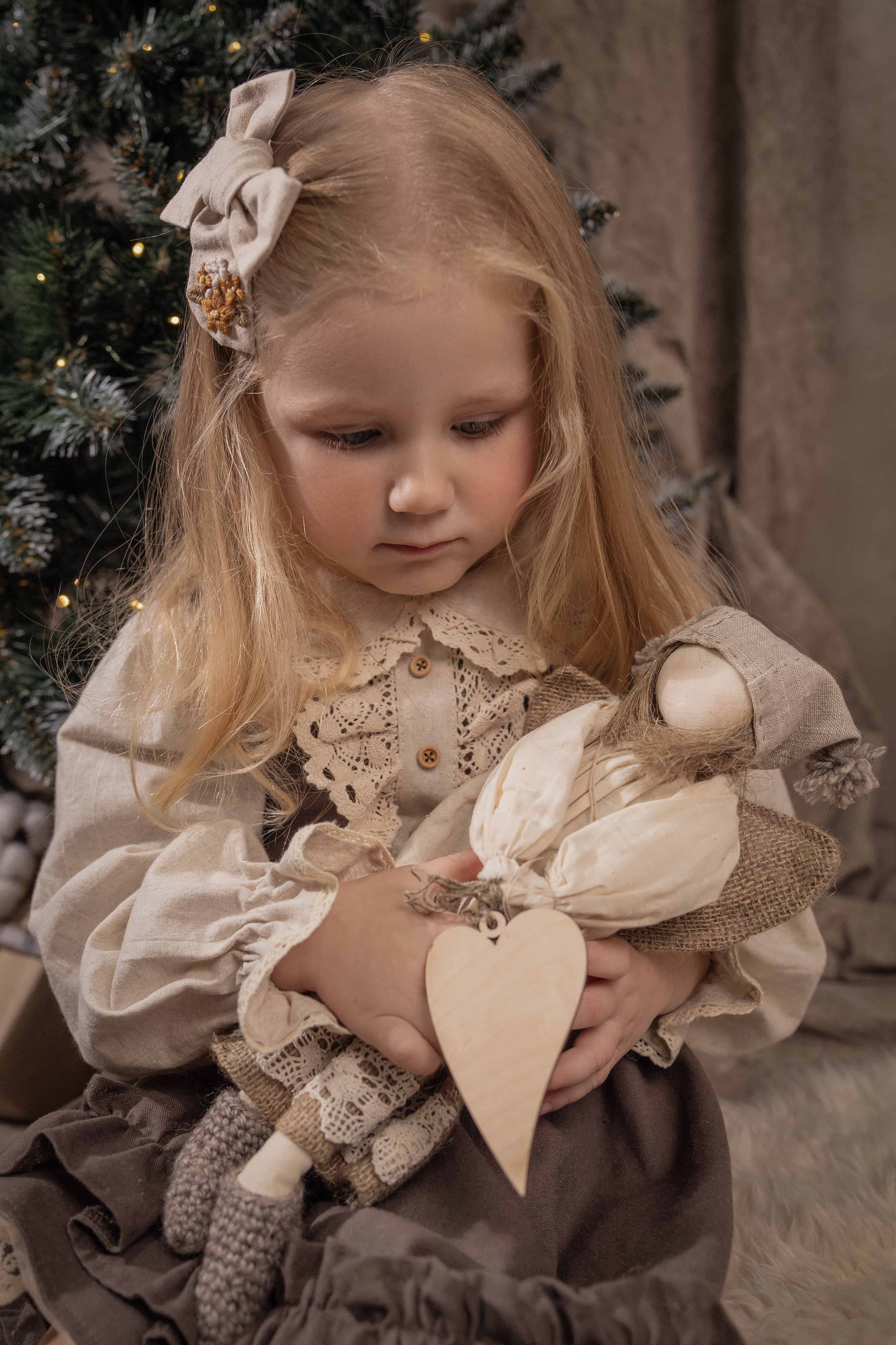 Новогодняя история маленькой Олечки. Семейный и детский фотограф Леонова Анна