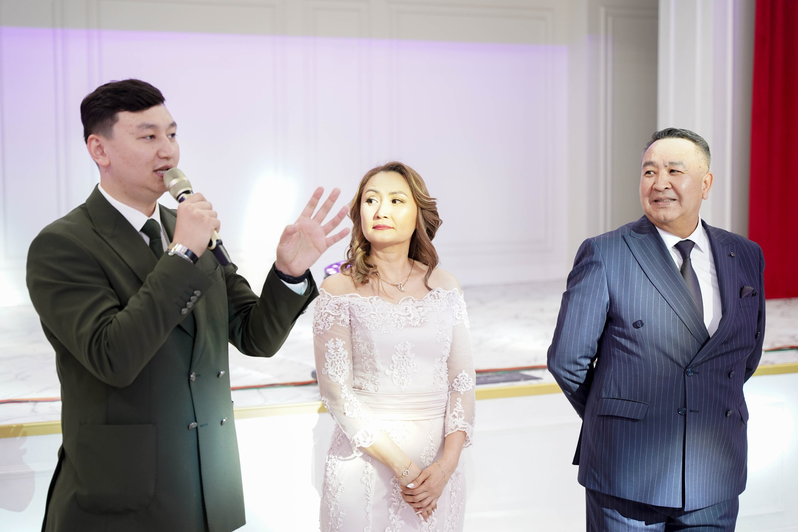 Dana uzatu. Фотограф Ернар Ержанов