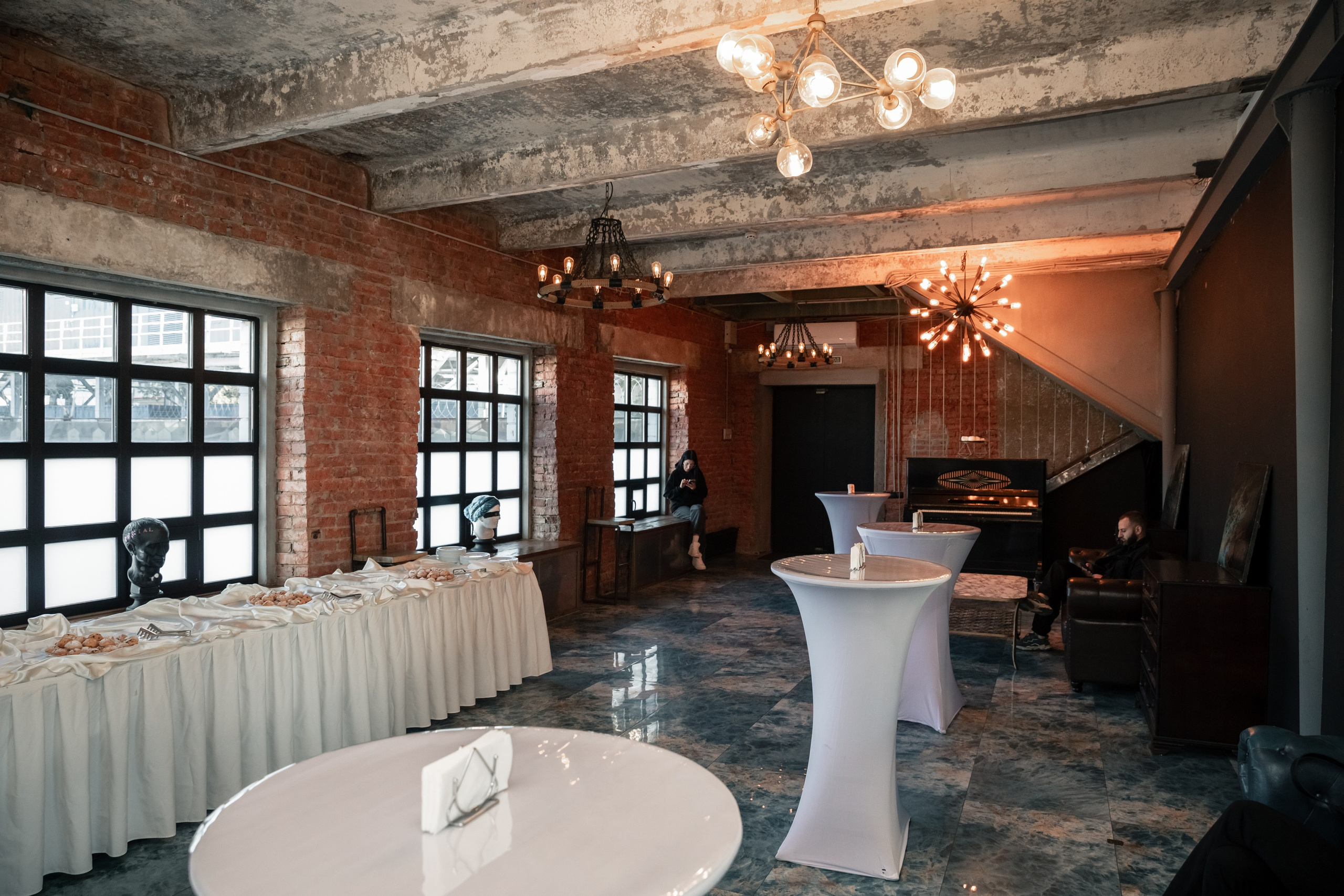 Фотограф брендов и бизнеса в Москве Алексей Сентюрин