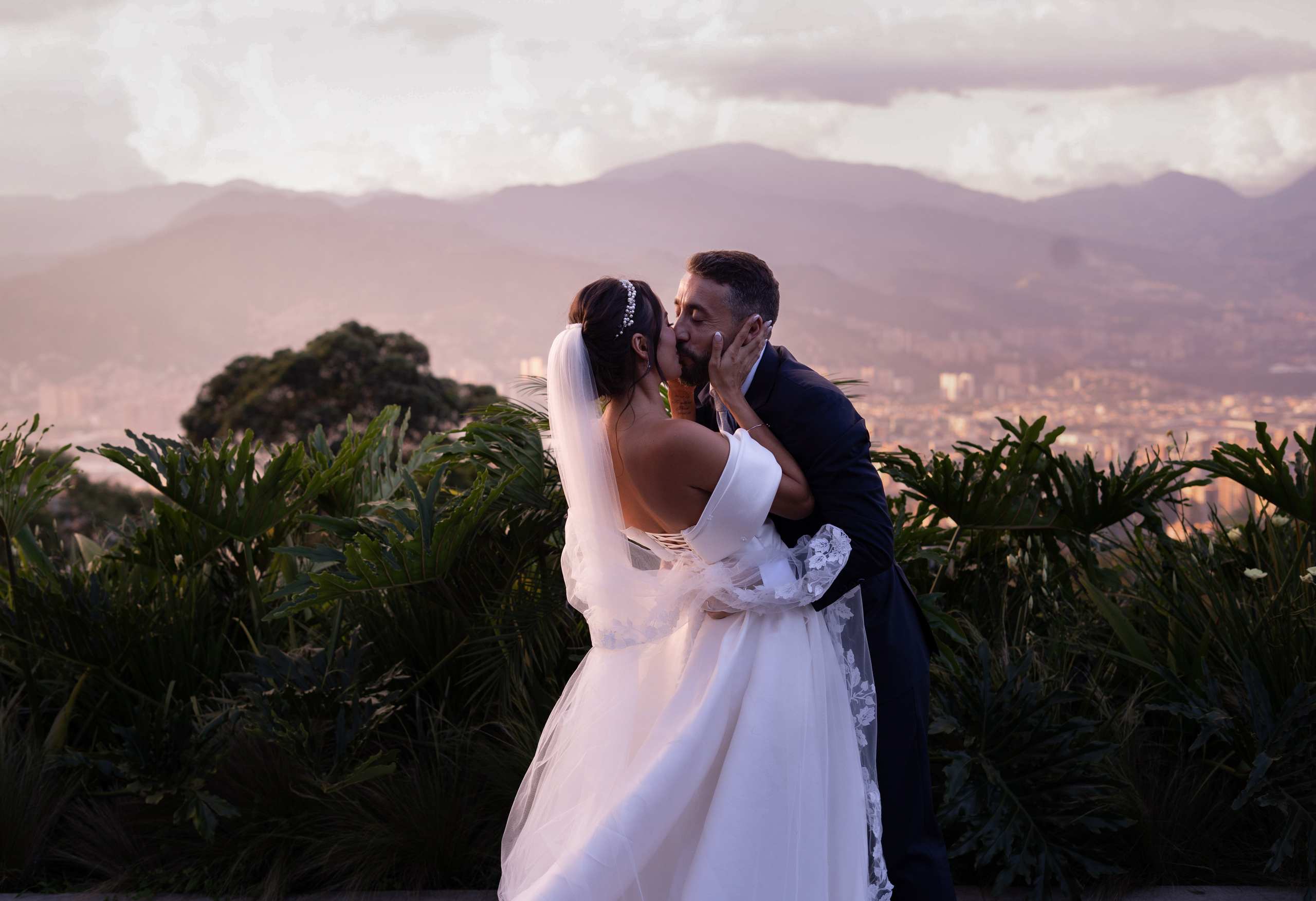 Natalia & Germano. Wedding Photographer in Barcelona and Medellin