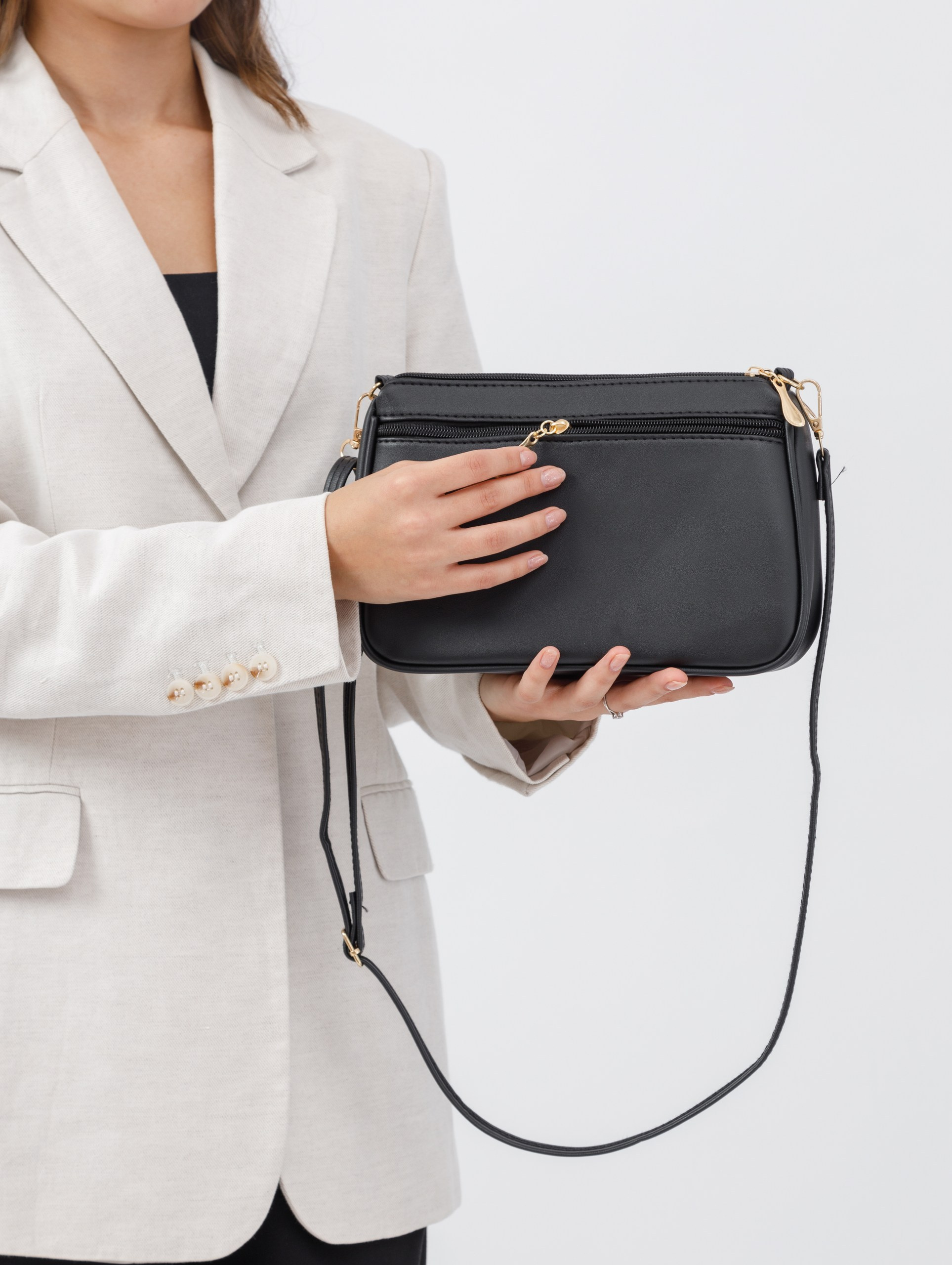 Съемка розовой и черной сумки для маркетплейса. Студия коммерческой съемки ХВОЯ