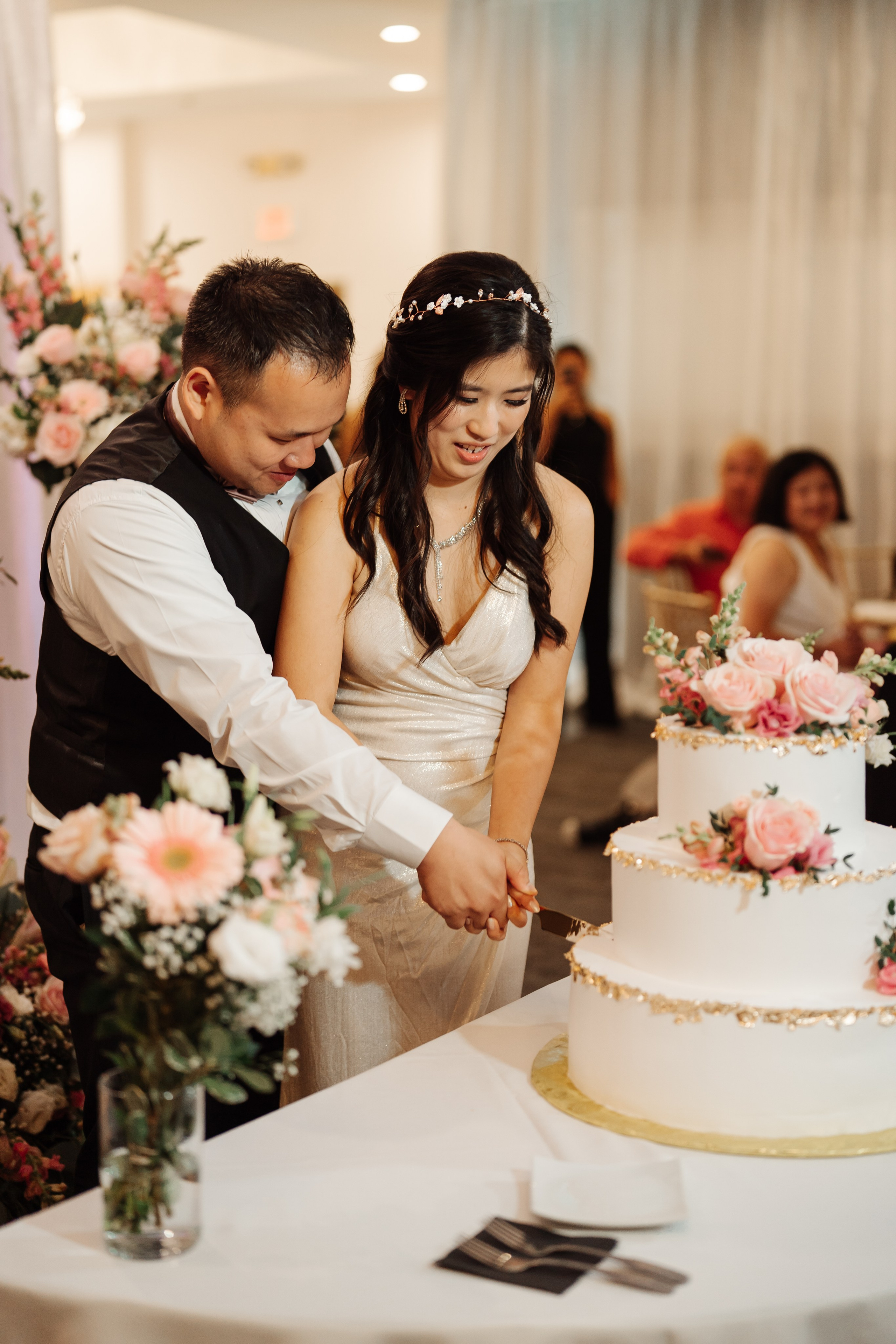 2025-08-16_AndreaChristopher. Ретушер Зенькевич Света