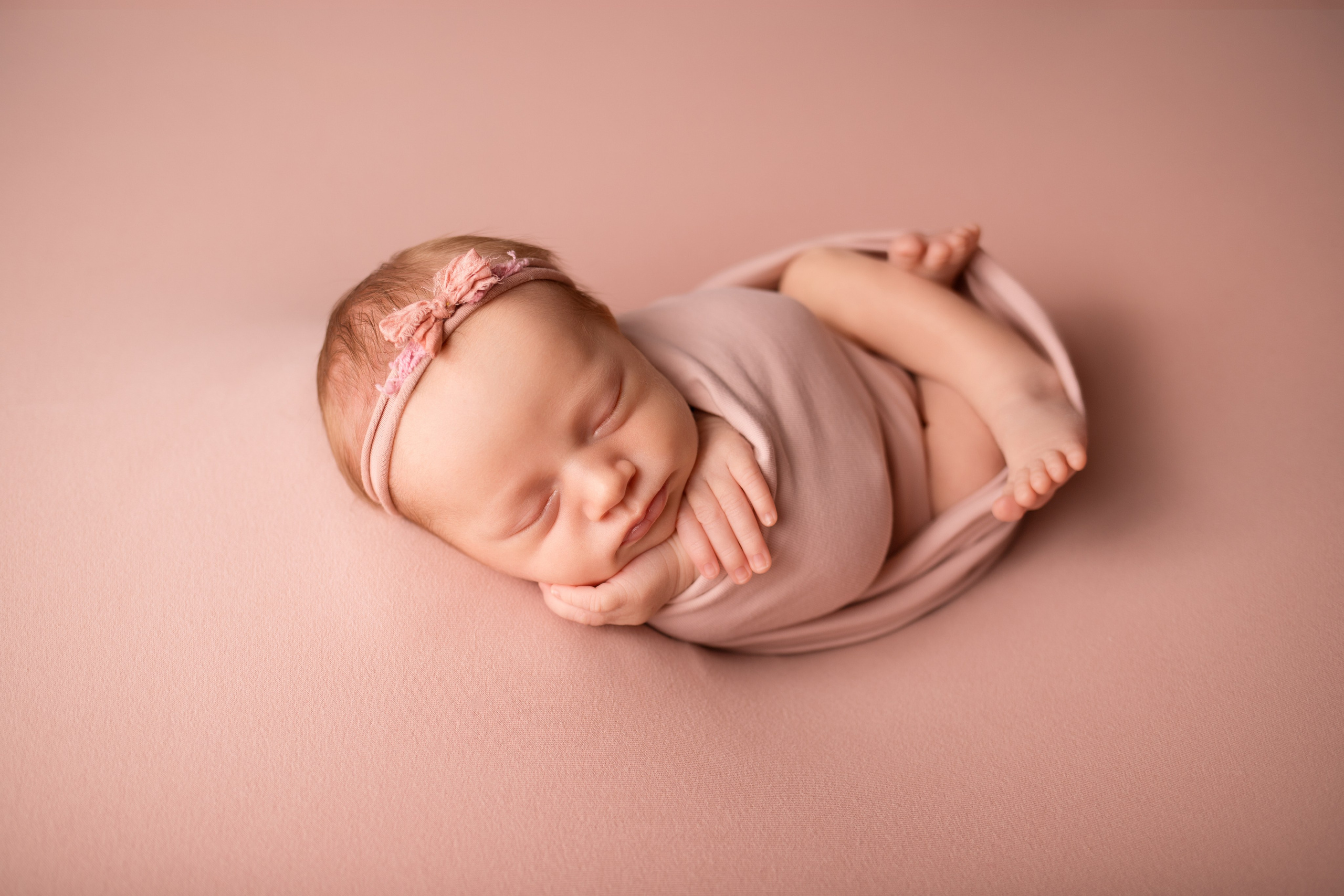 Девочки. Фотограф новорождённых Волгоград Волжский Дарья Рыскаль