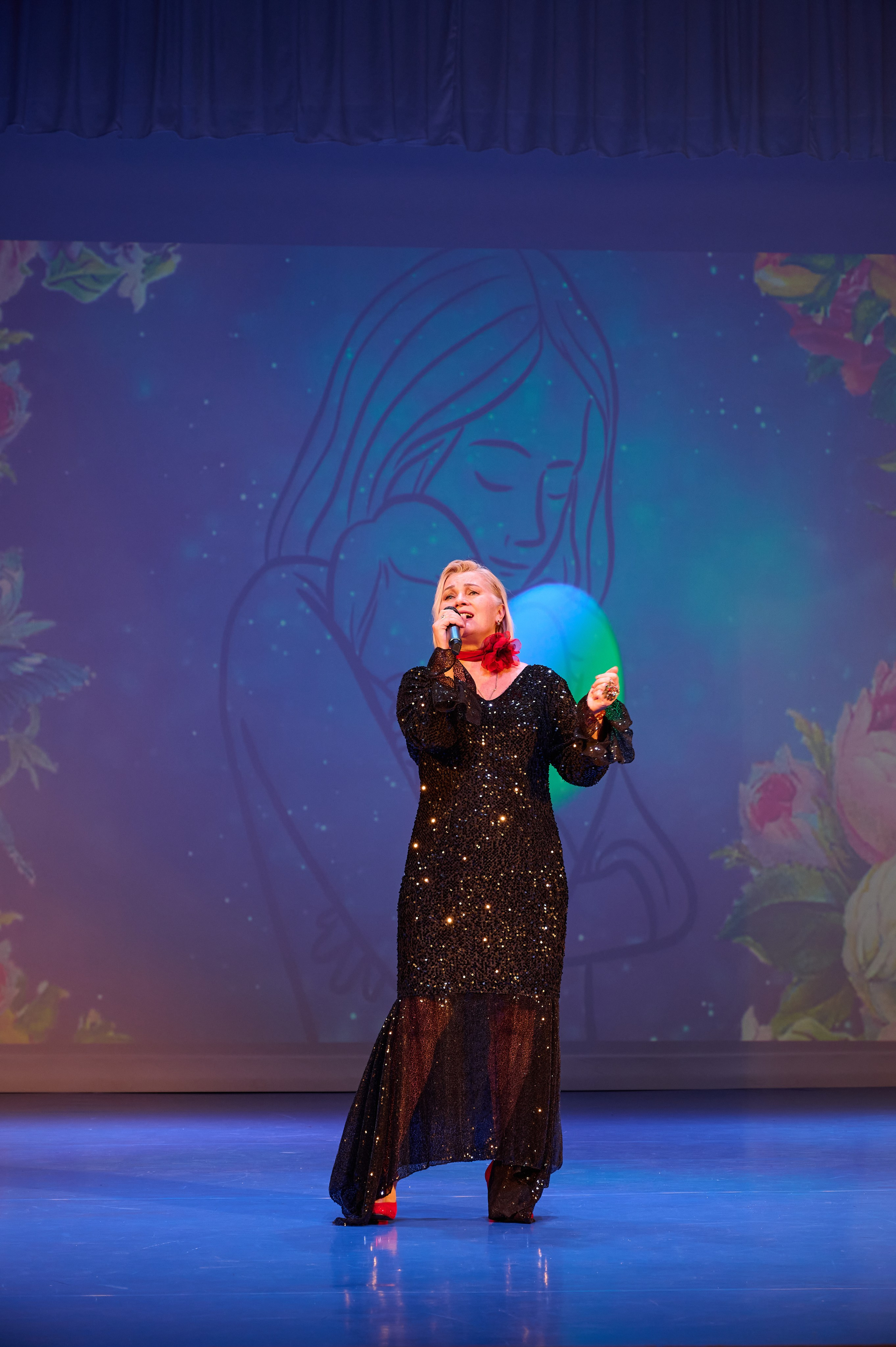 День матери. Марьина роща. Жизнь курорта Кабардинка в фотографиях