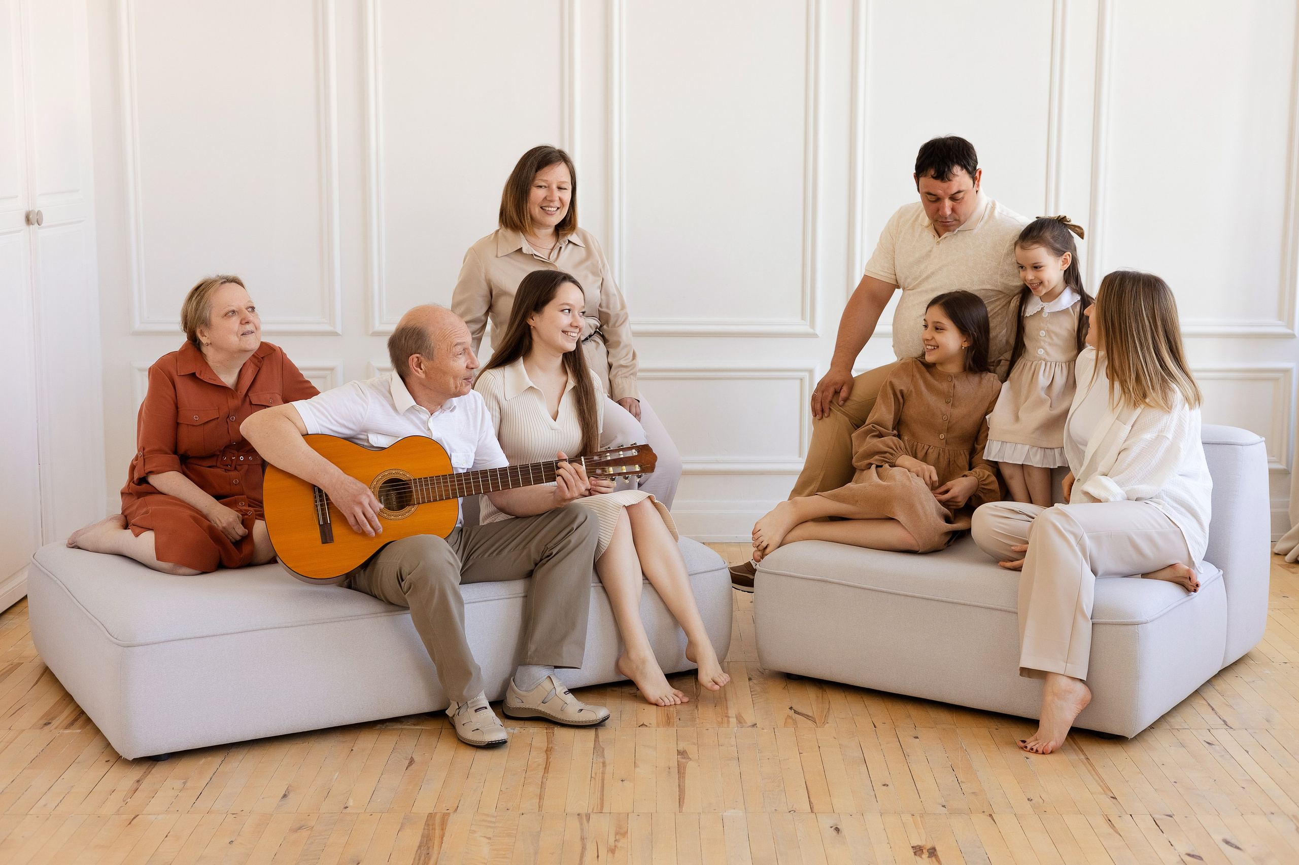 Съемка большой семьи в студии SVET. Семейный фотограф в Екатеринбурге Маргарита Курносова