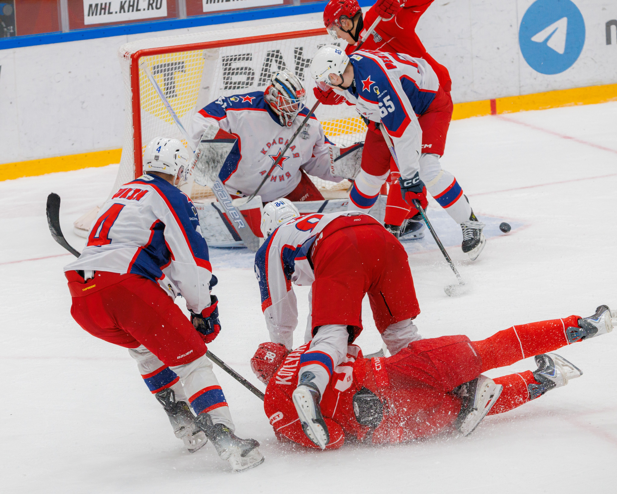ПЛЕЙ-ОФФ МХЛ. МХК СПАРТАК — ХК КРАСНАЯ АРМИЯ. Artem Zenin Photography