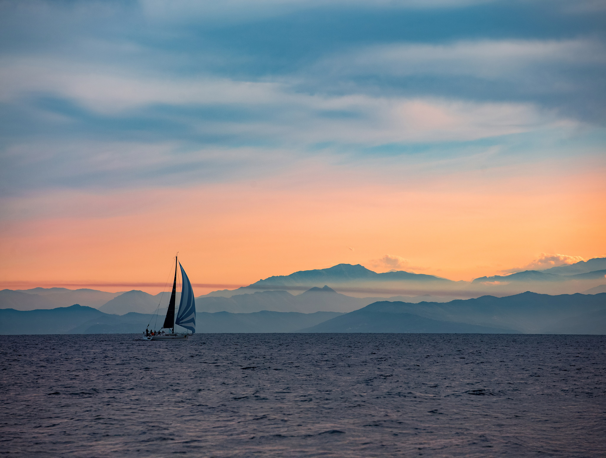 ЯХТЫ / МОРЕ / ПУТЕШЕСТВИЯ. Сложная съёмка для бизнеса b2b / Яхтенный фотограф / Корпоративные календари / Промышленная съёмка / Спортивный репортаж