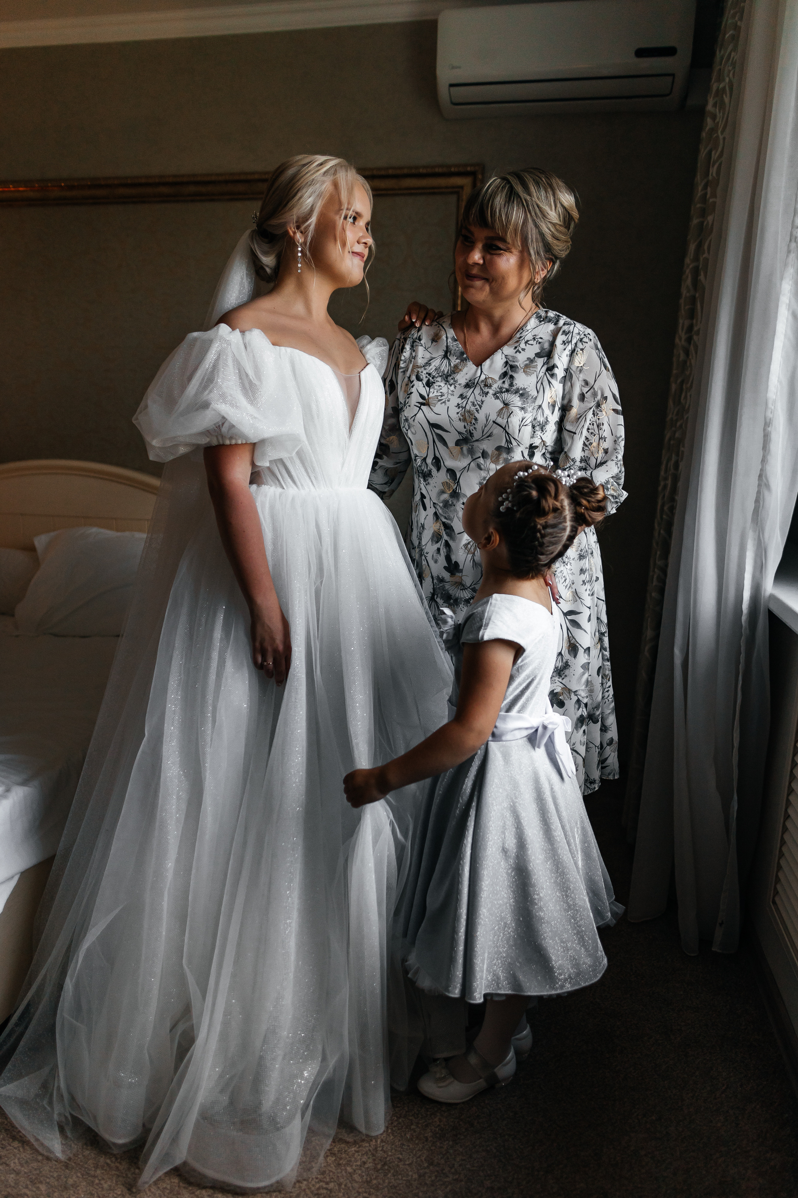 Роскошная свадебная церемония в самом центре города. Олег Сверчков | Свадебный фотограф Вологда