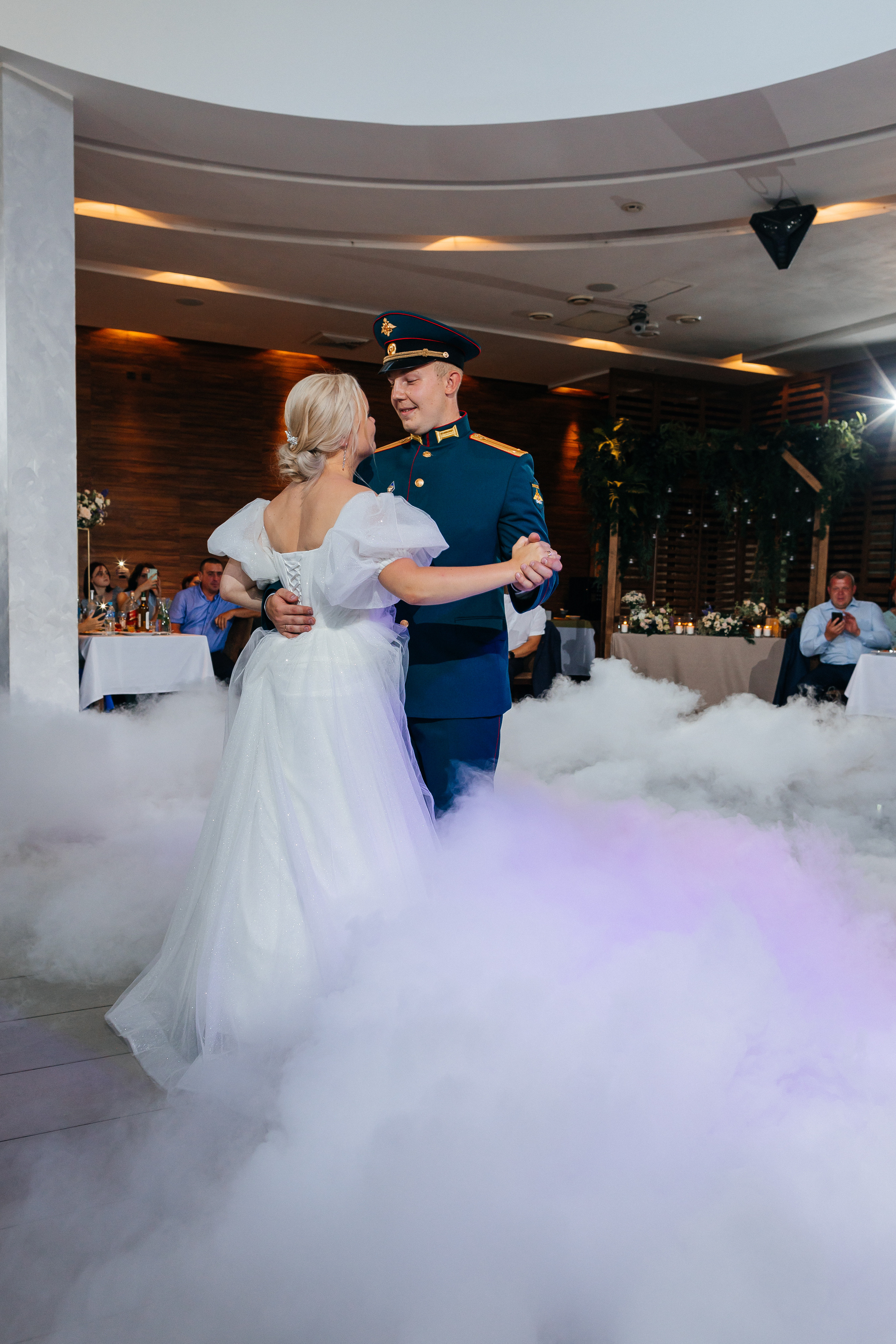 Роскошная свадебная церемония в самом центре города. Олег Сверчков | Свадебный фотограф Вологда