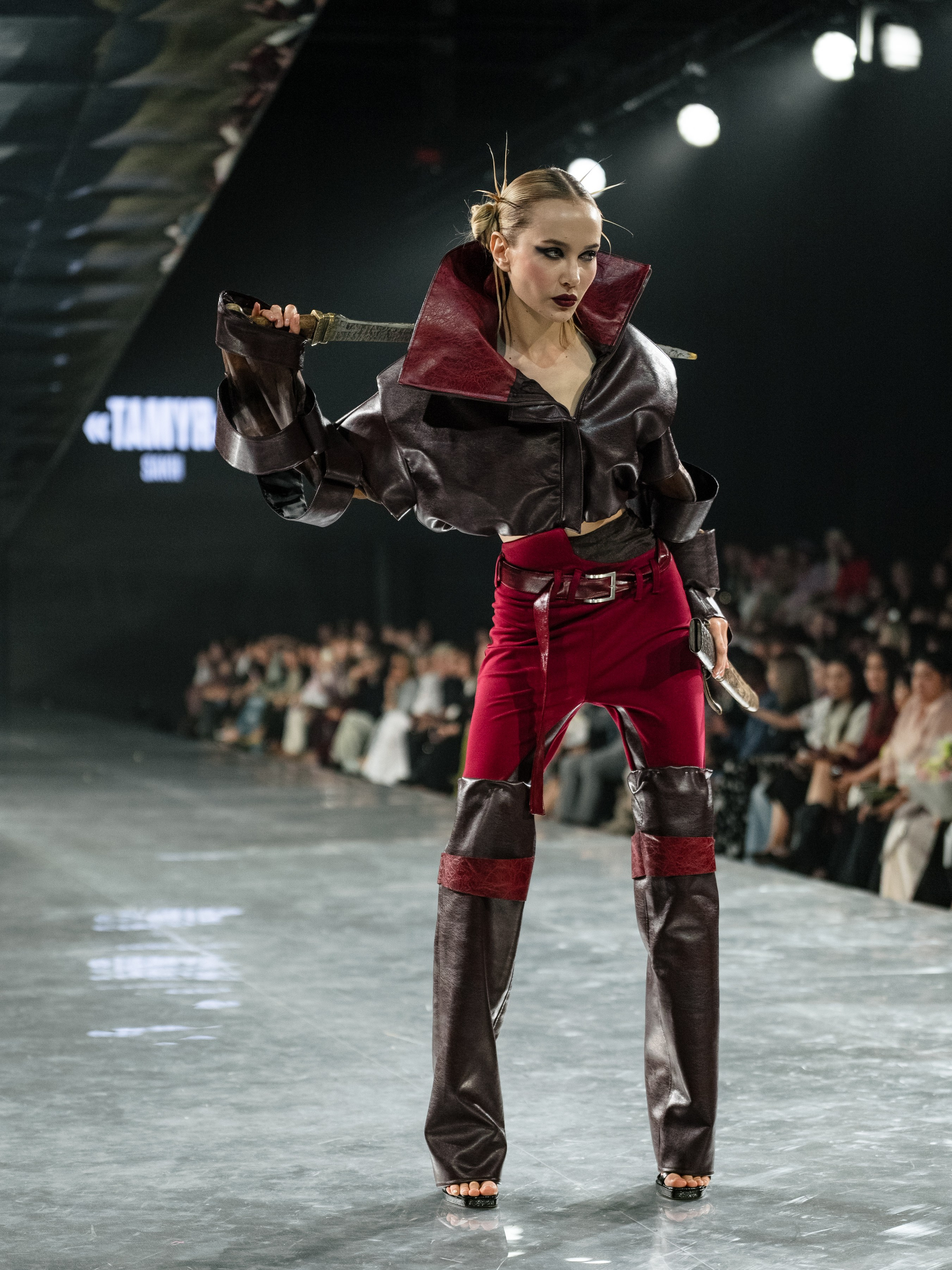 Visa Fashion Week SAKH. Сайт Алматинского НЮ АРТ, будуар и фэшн фотографа Дениса Карпенко