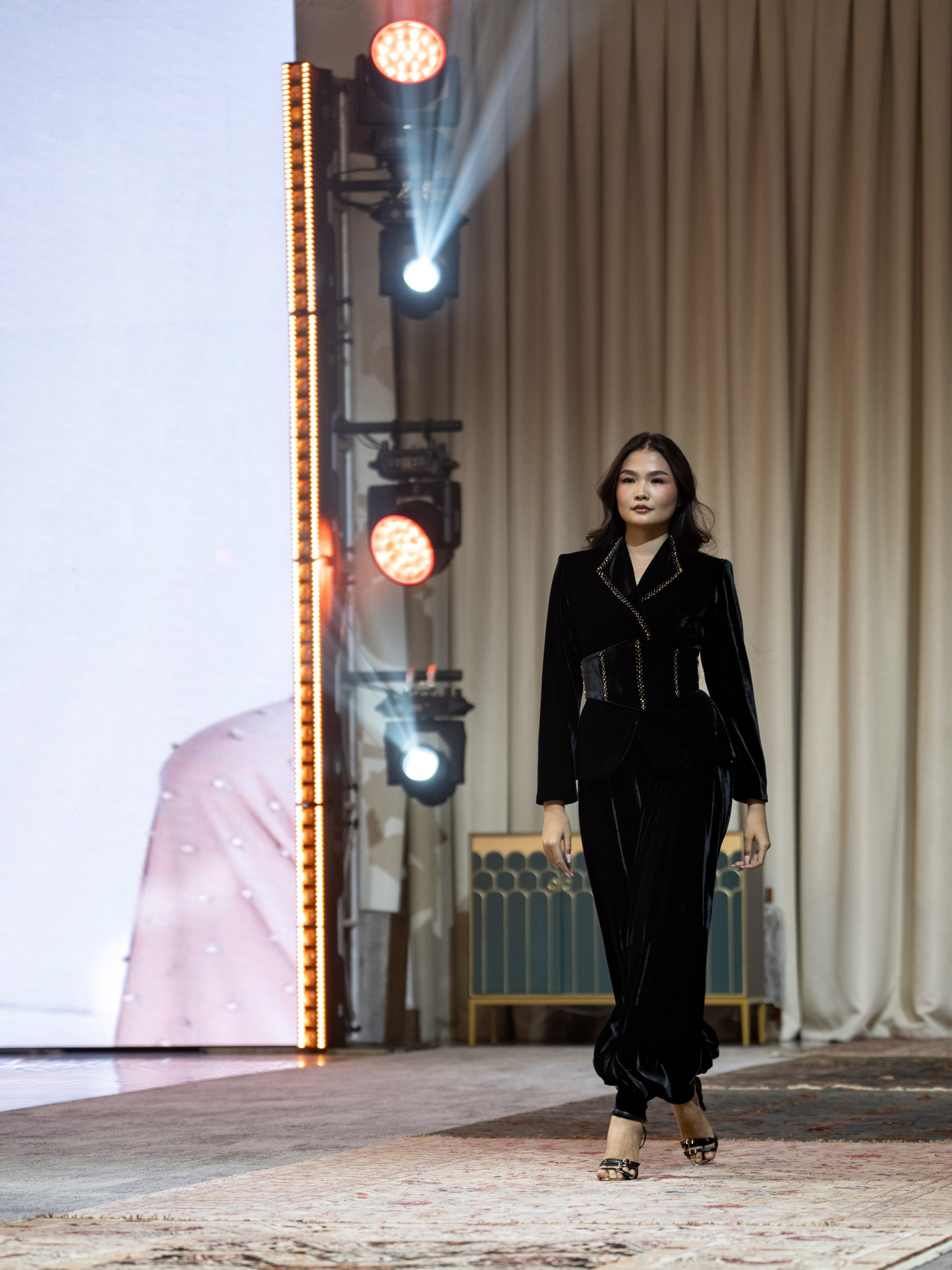 Khanshaiym brand. Сайт Алматинского НЮ АРТ, будуар и фэшн фотографа Дениса Карпенко