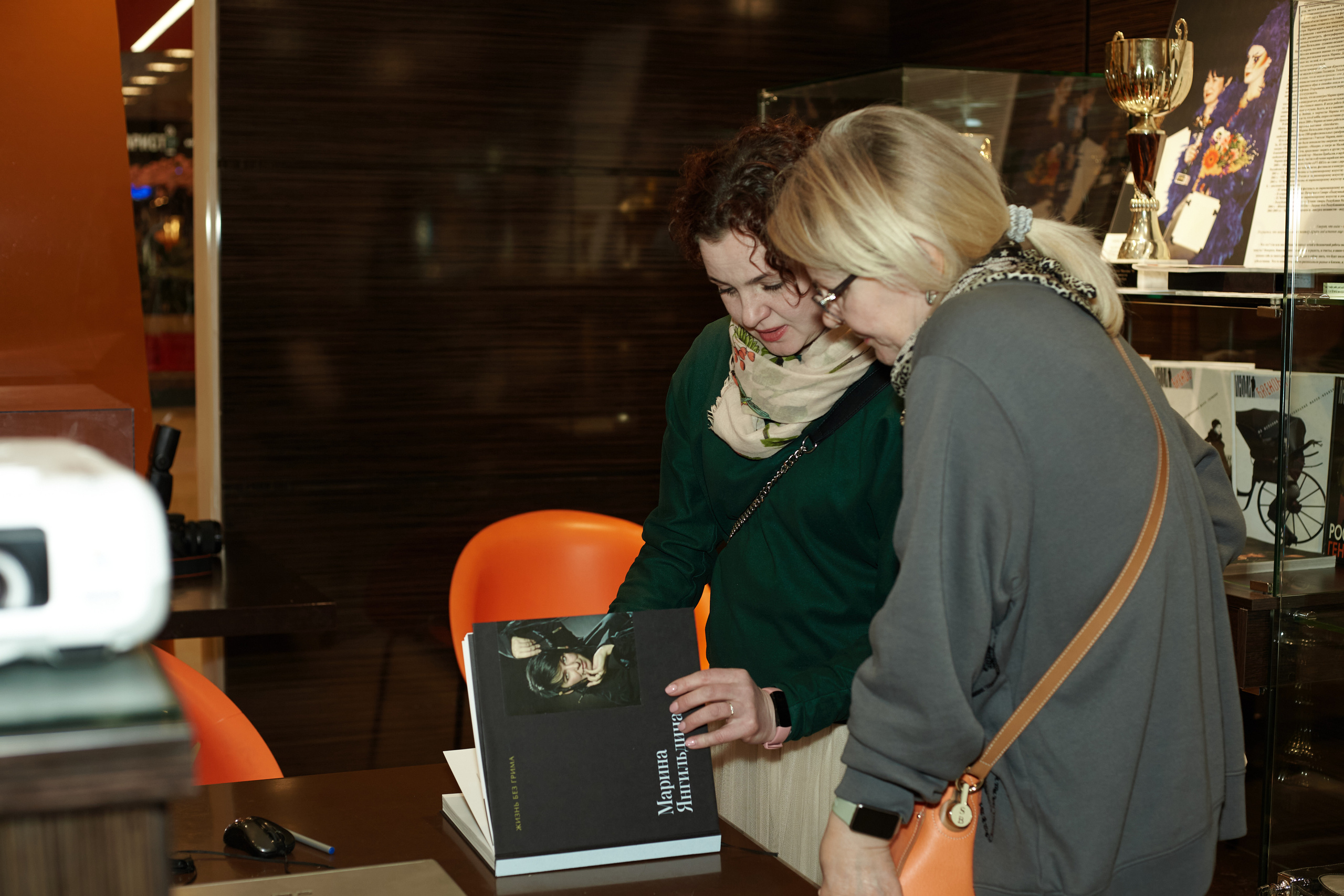 Репортаж выставки арт-визажиста Марины Янгильдиной