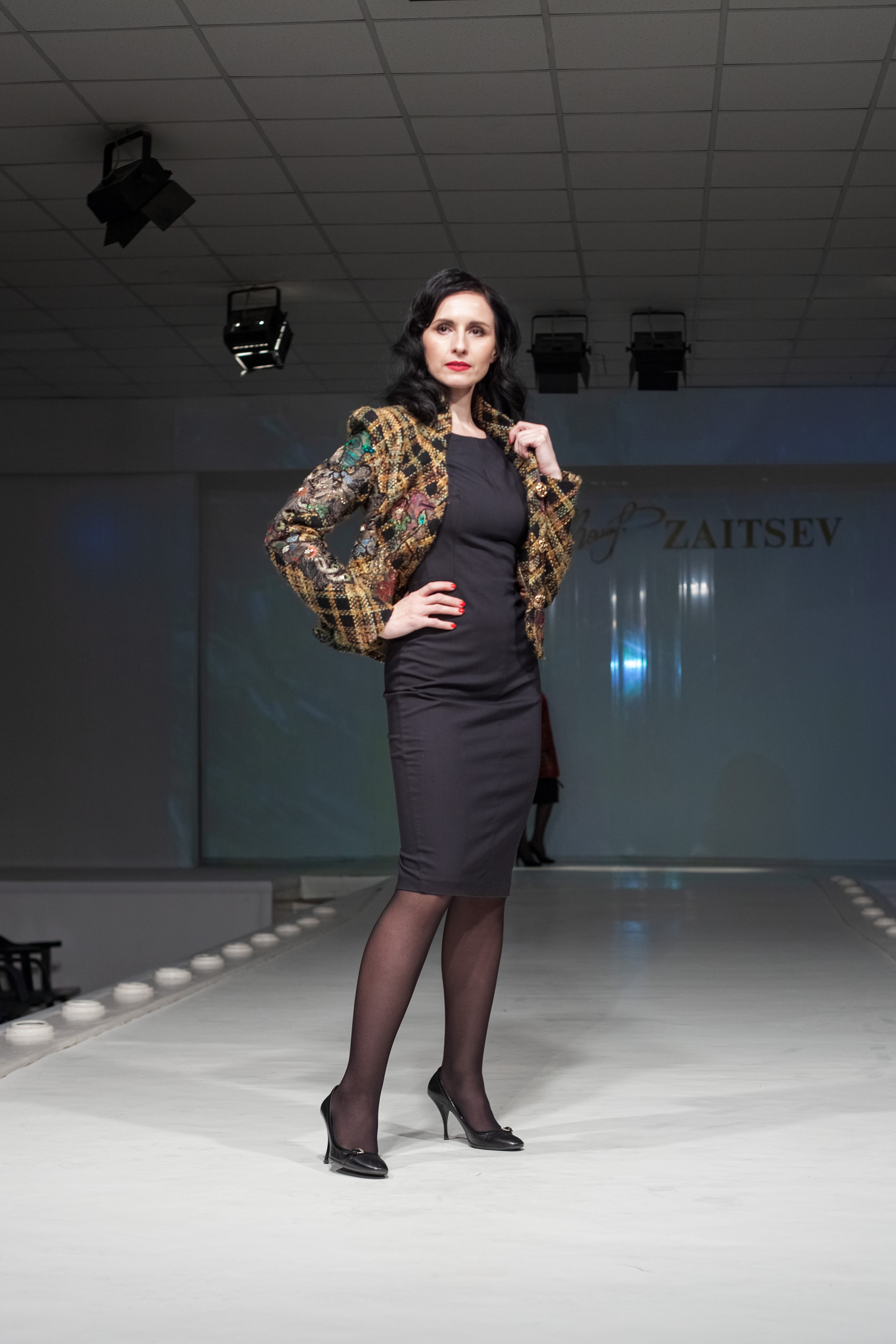 Выпускной показ моделей в Доме моды Вячеслава Зайцева