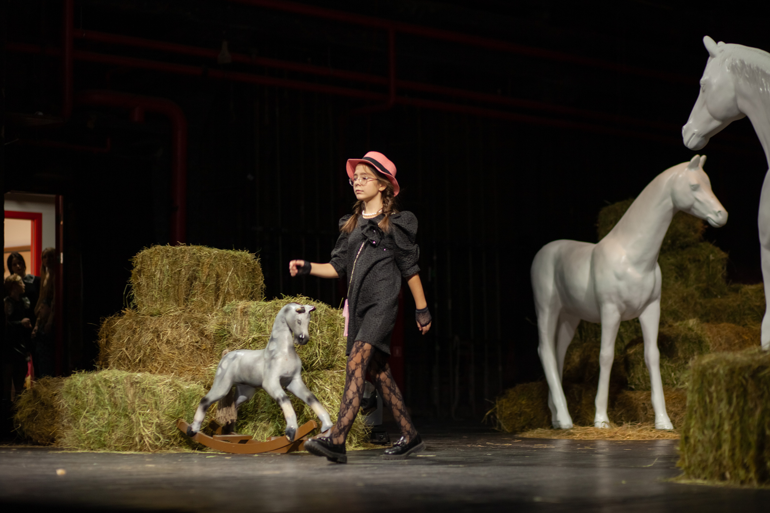 AgicFashionWeek — коллекция «Я в Париже» дизайнера Janavesna