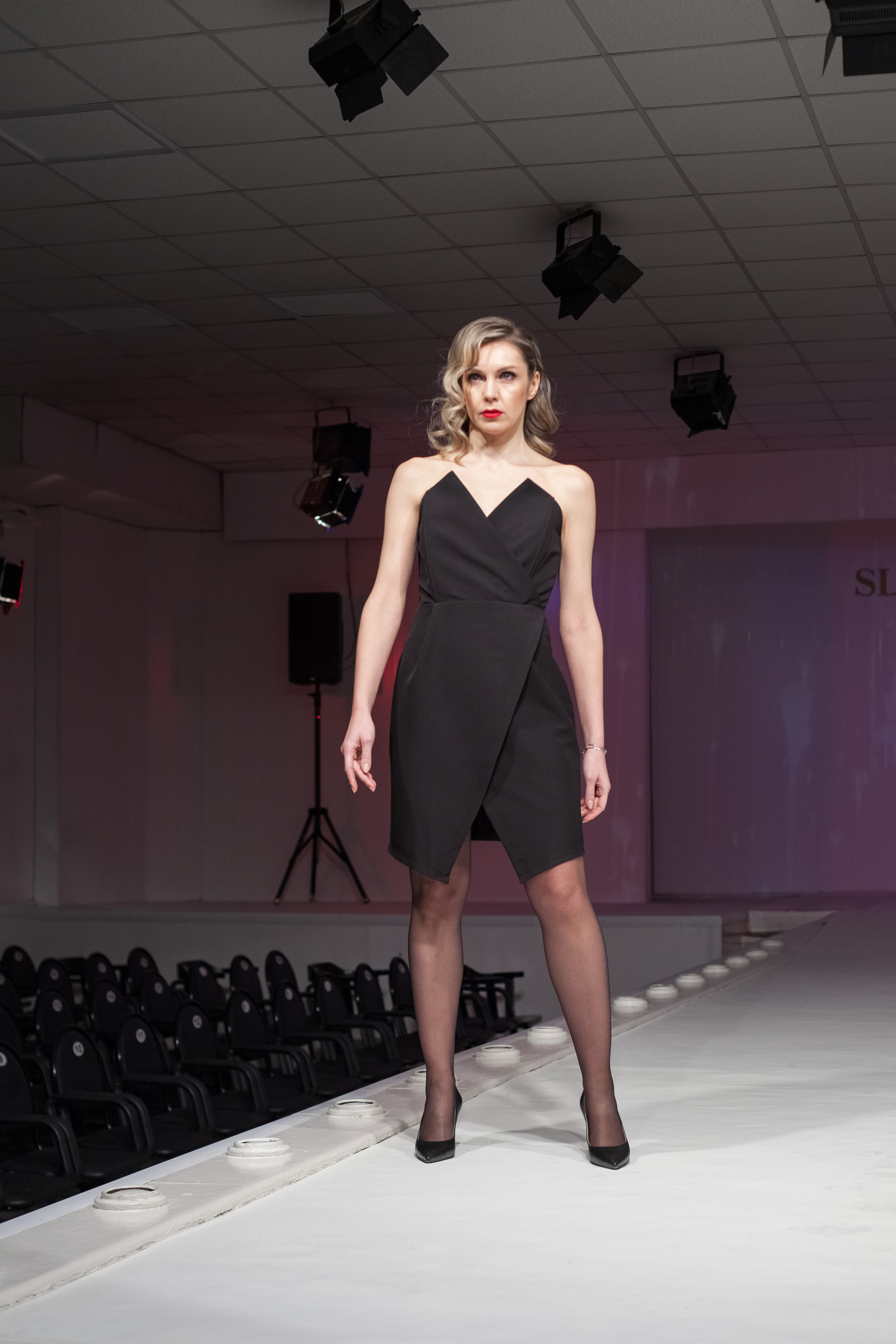 Выпускной показ моделей в Доме моды Вячеслава Зайцева