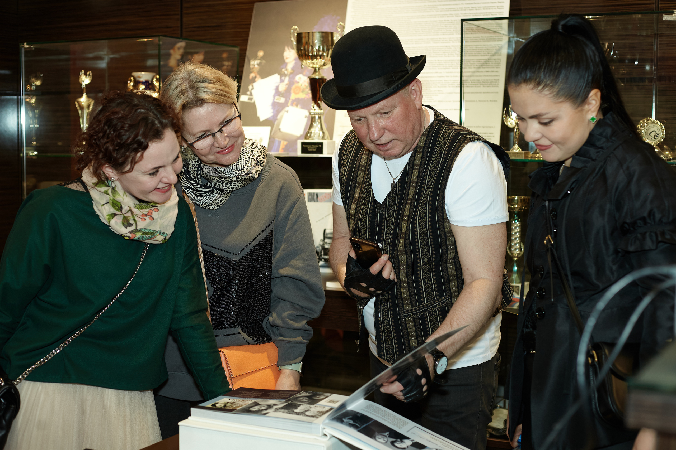 Репортаж выставки арт-визажиста Марины Янгильдиной