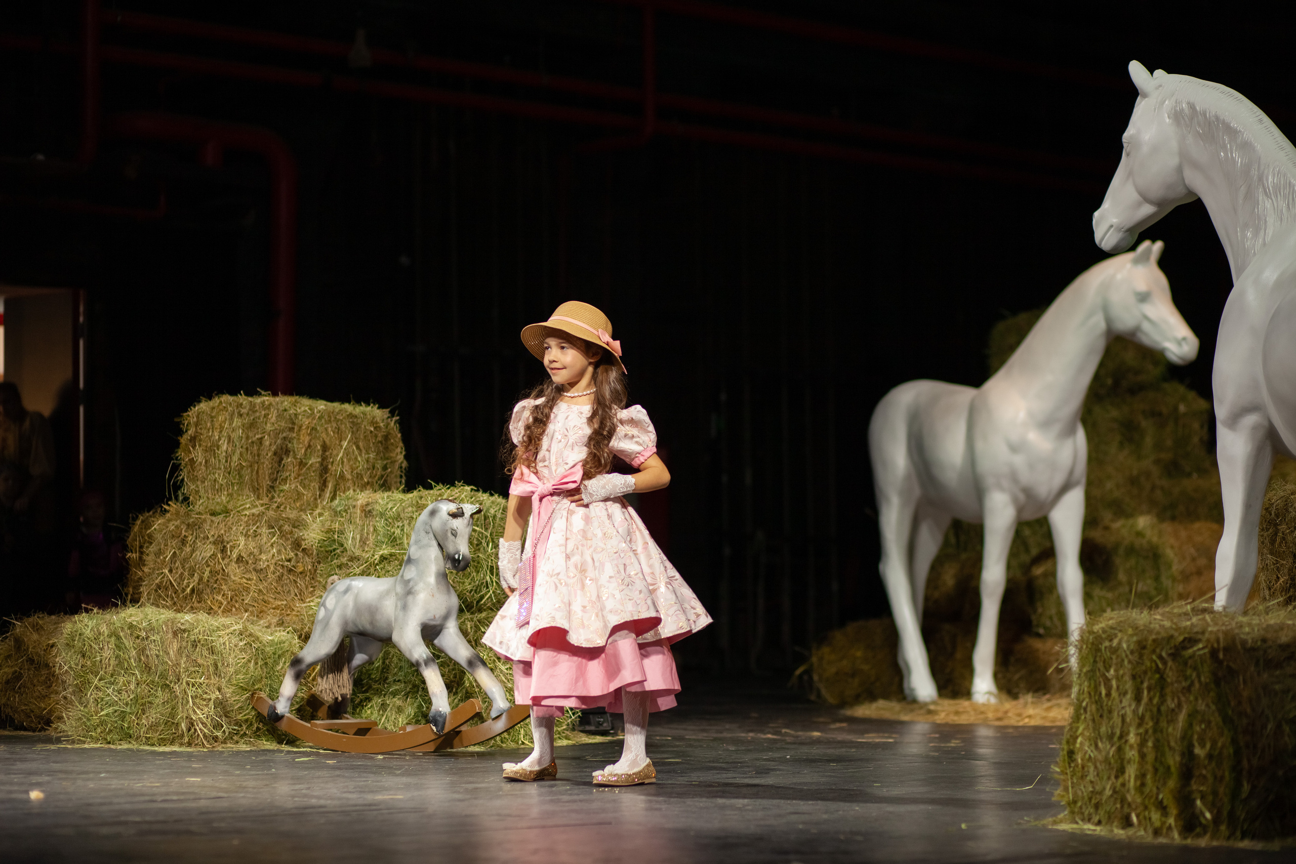 AgicFashionWeek — коллекция «Я в Париже» дизайнера Janavesna