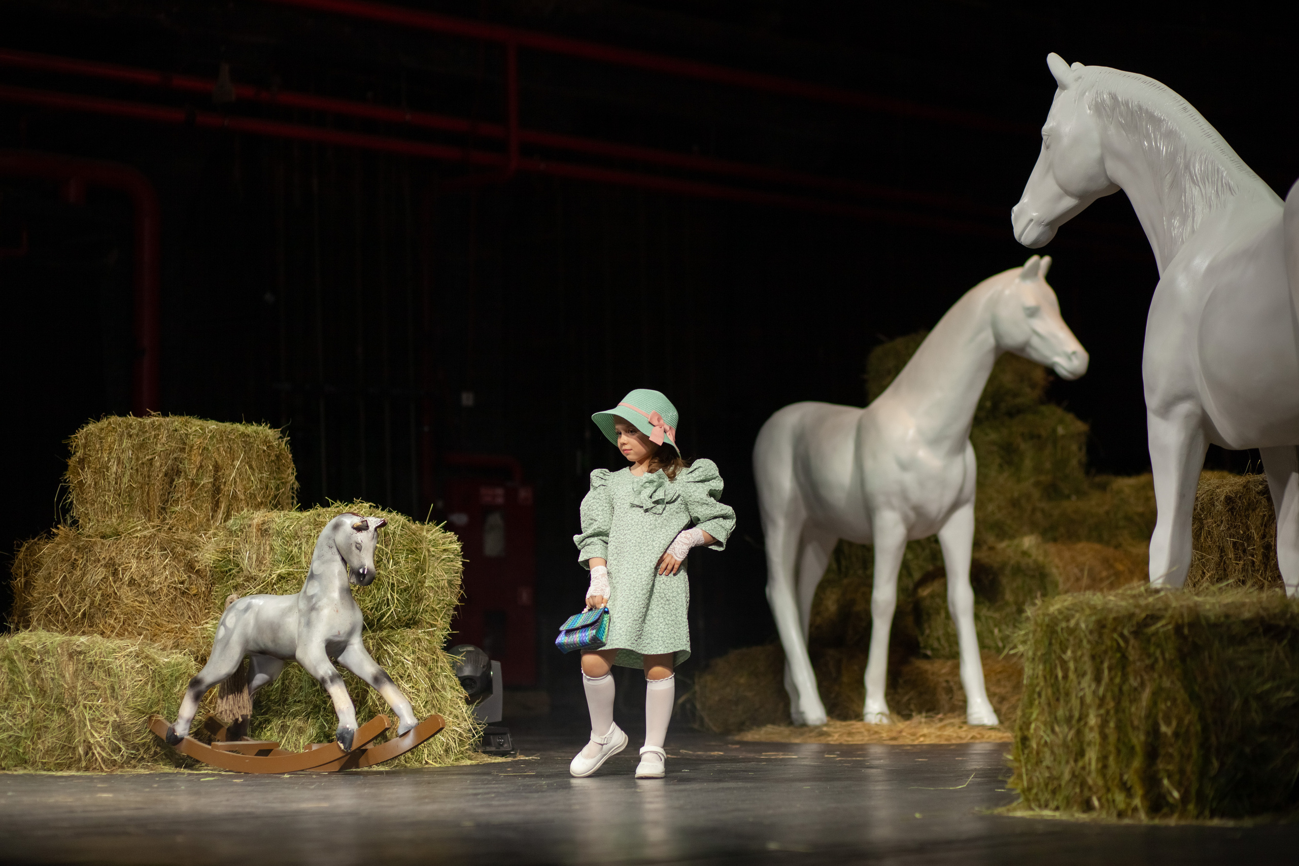 AgicFashionWeek — коллекция «Я в Париже» дизайнера Janavesna