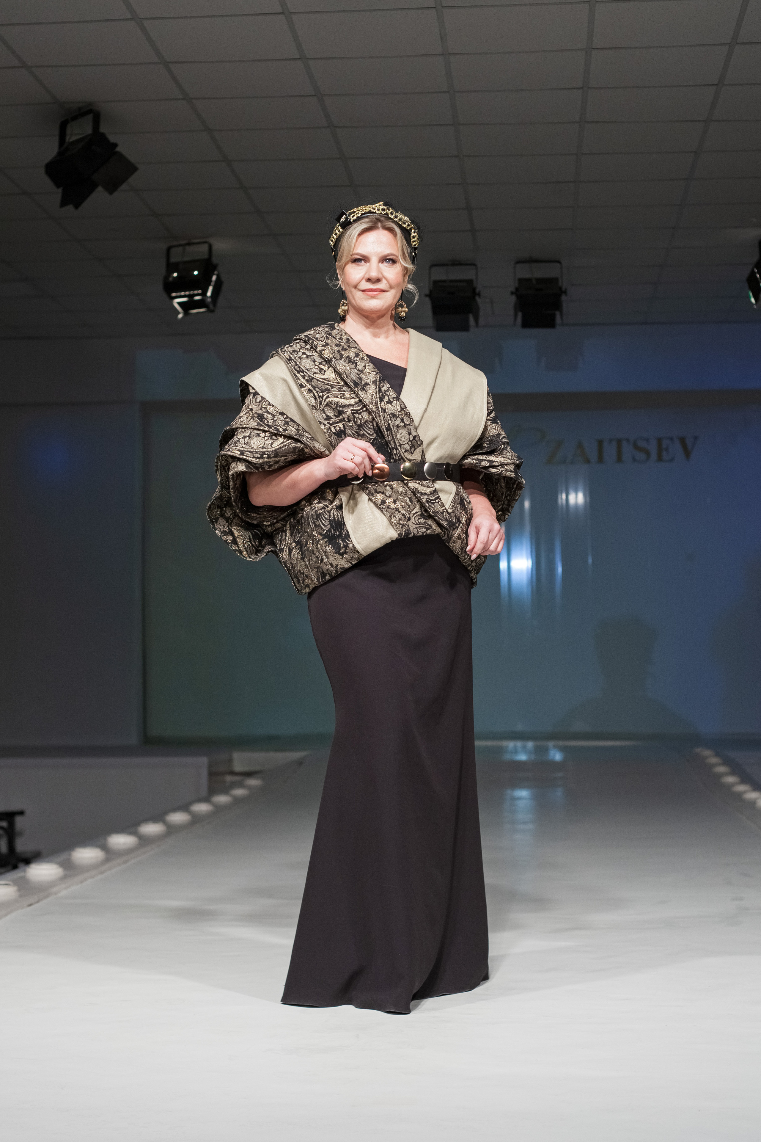 Выпускной показ моделей в Доме моды Вячеслава Зайцева